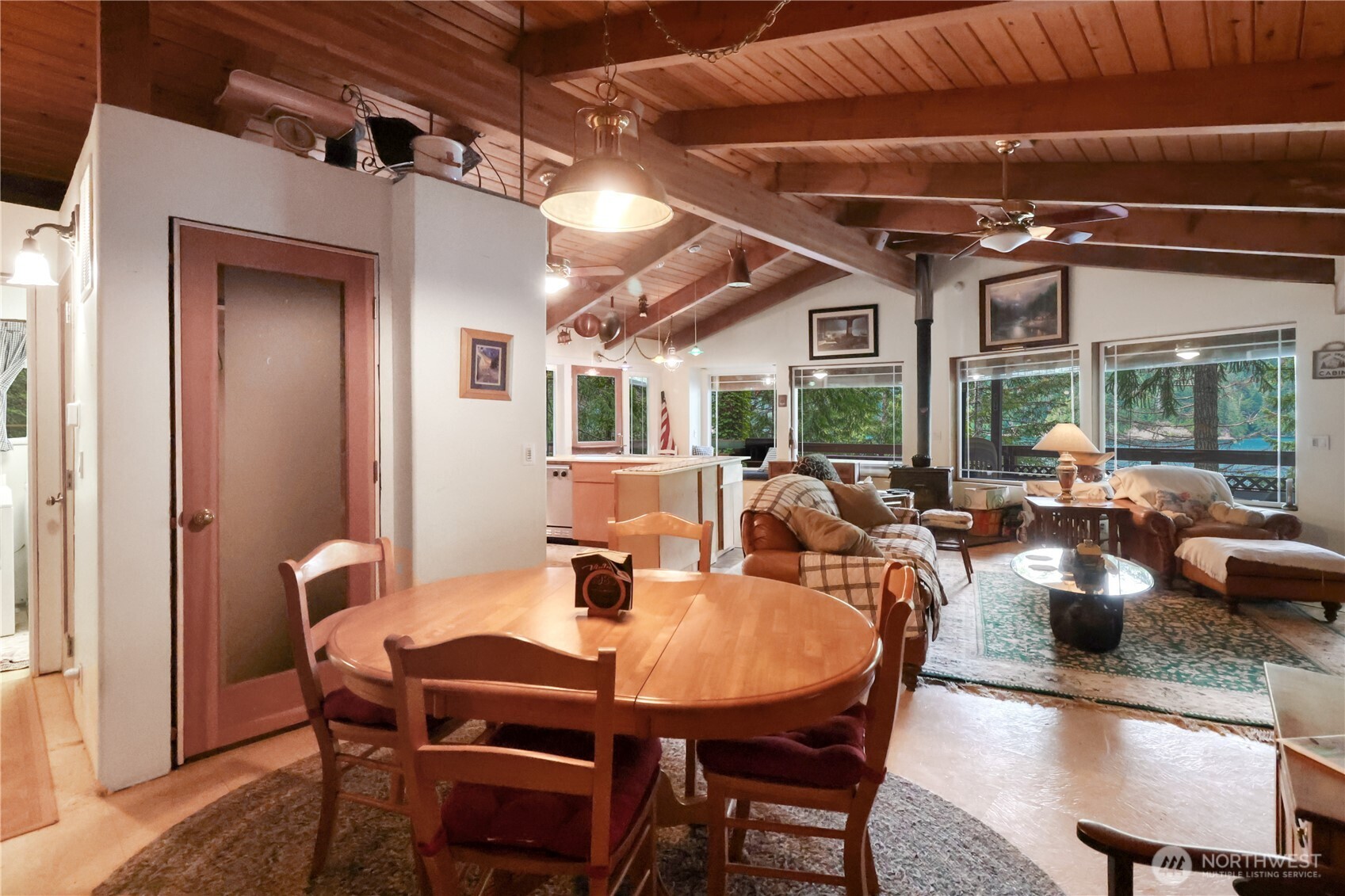 20 N Lakefront Loop
