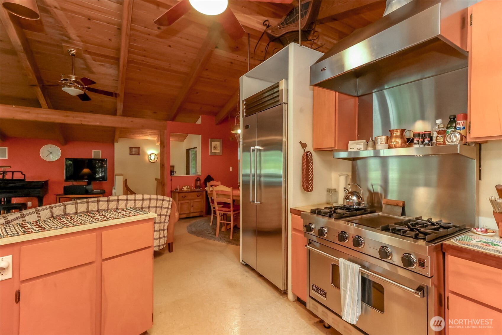 20 N Lakefront Loop