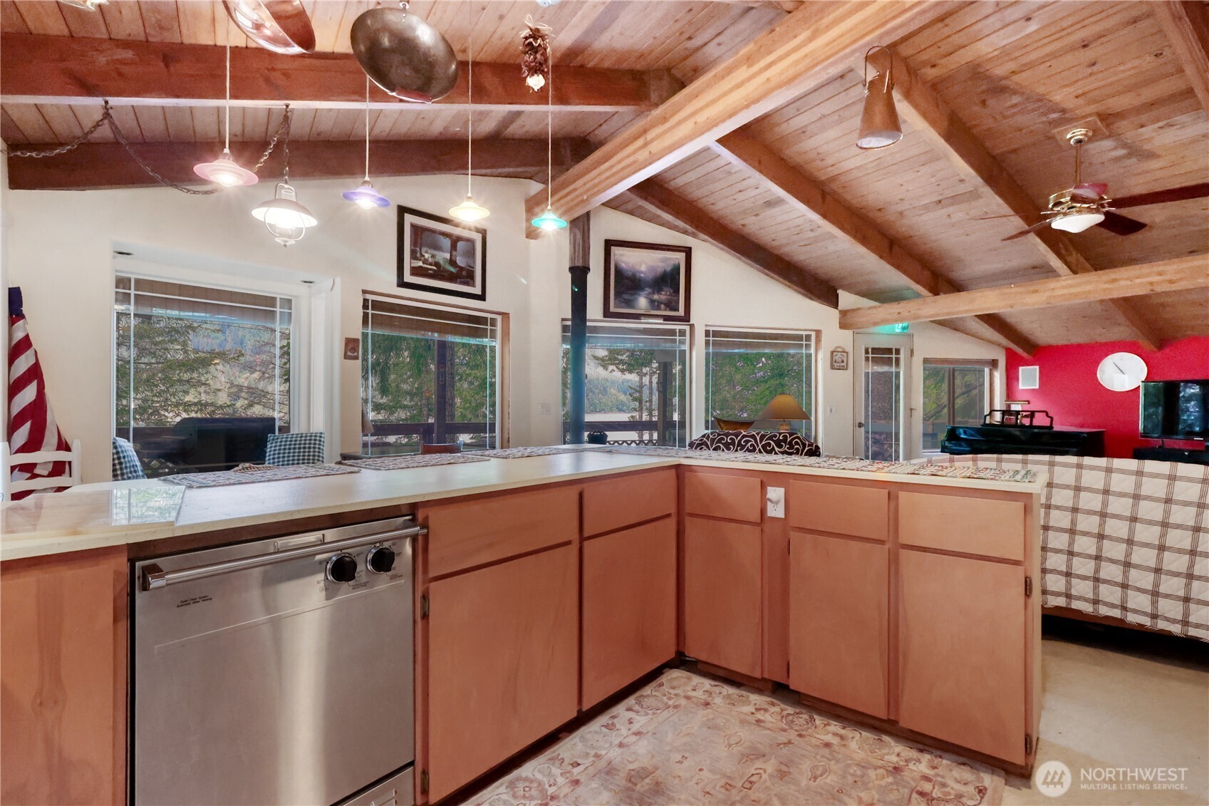 20 N Lakefront Loop
