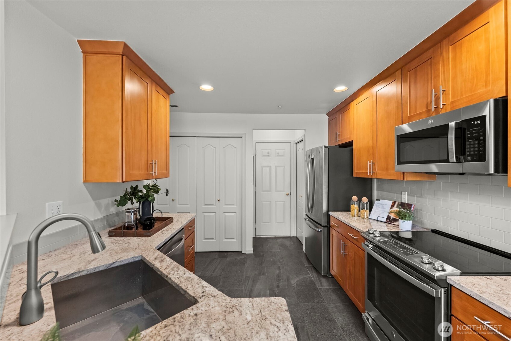 4802 Nassau Avenue NE Unit: 111