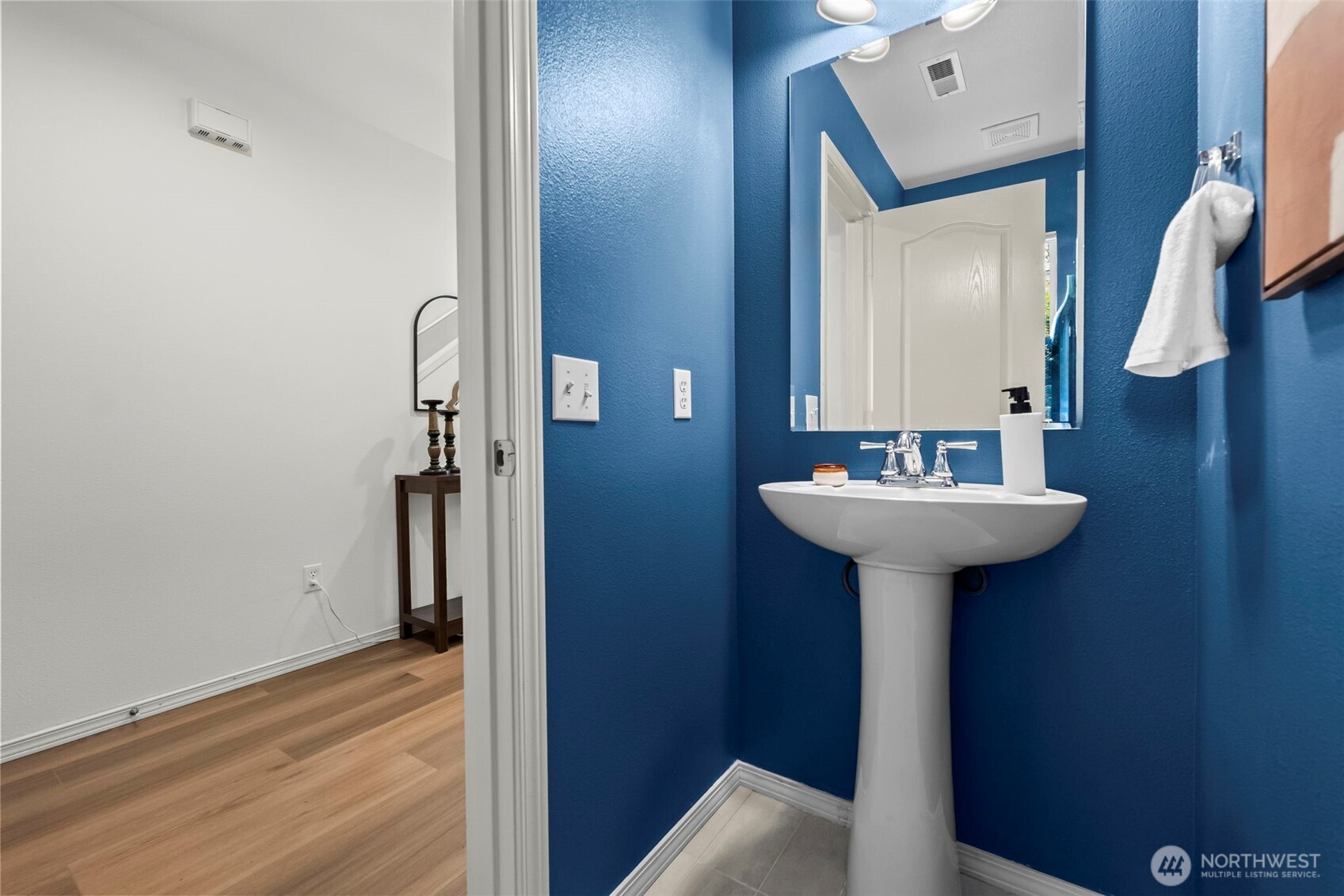 4802 Nassau Avenue NE Unit: 111