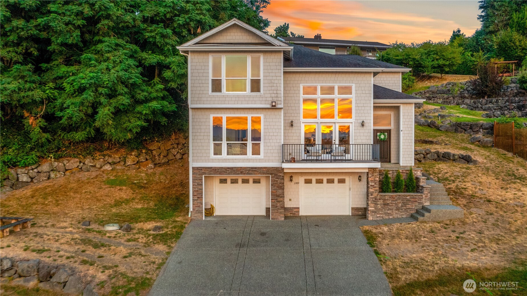 1989 Beach Dr E