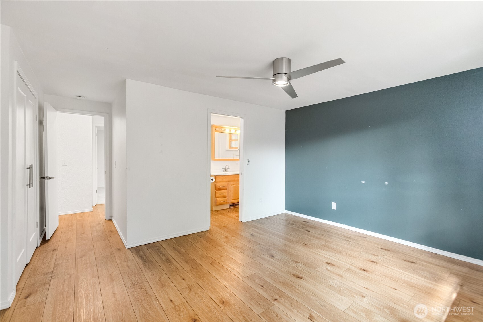 91 NE Rainier Place S
