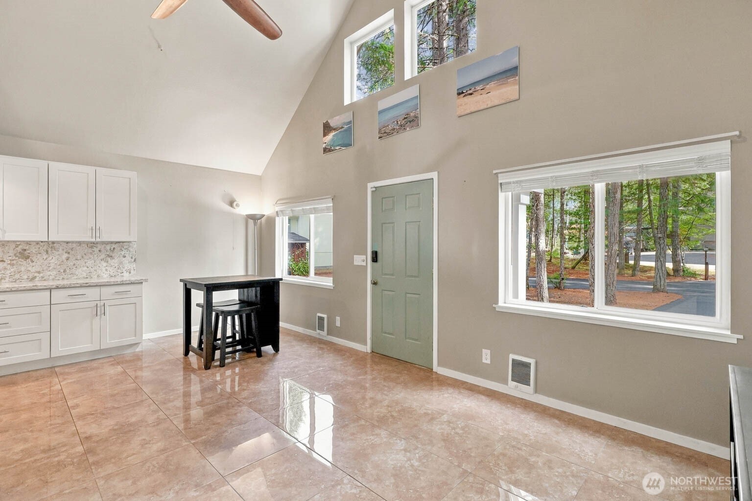 250 N Lakeview