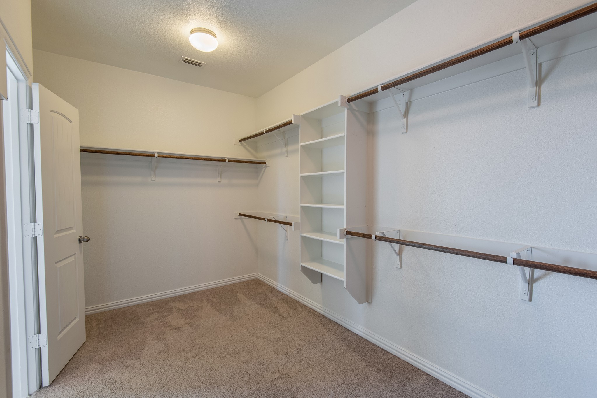 1708 Woodlawn Trail