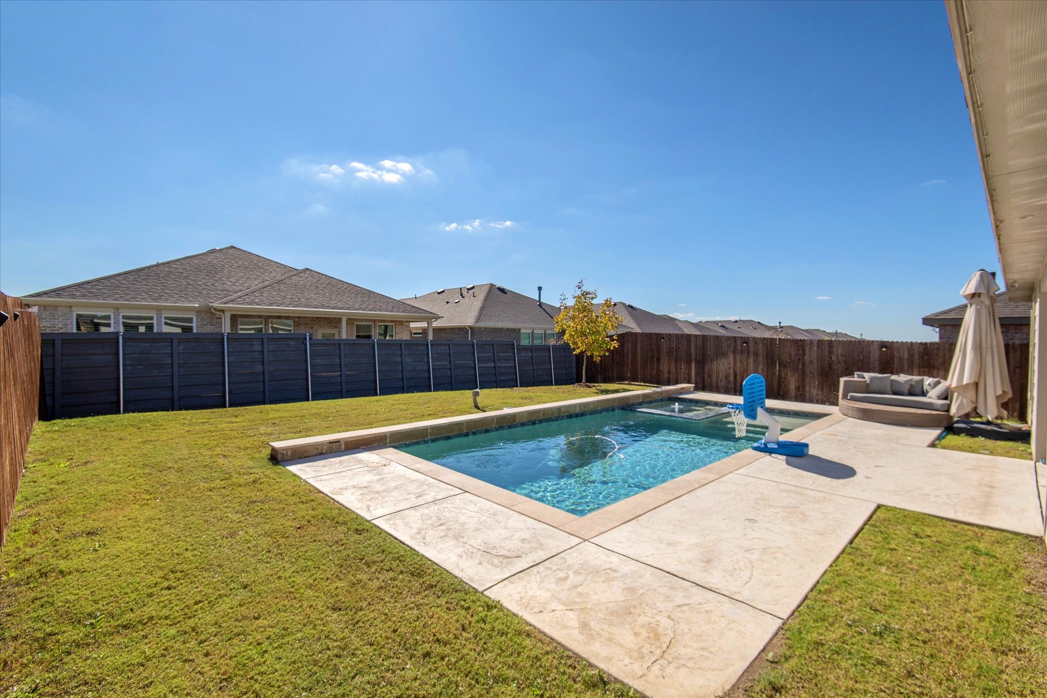 916 Glover Drive