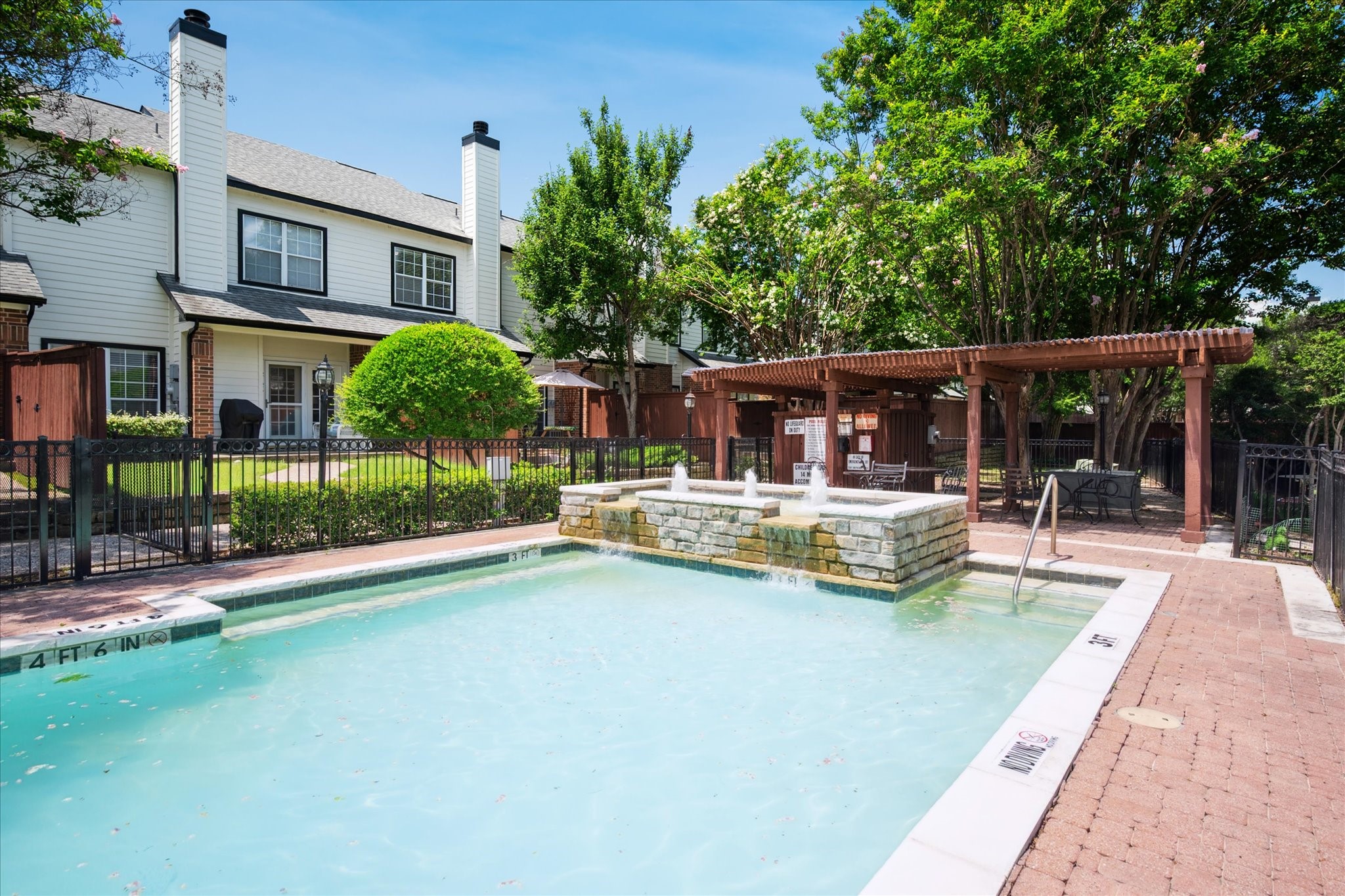2429 Southcourt Circle