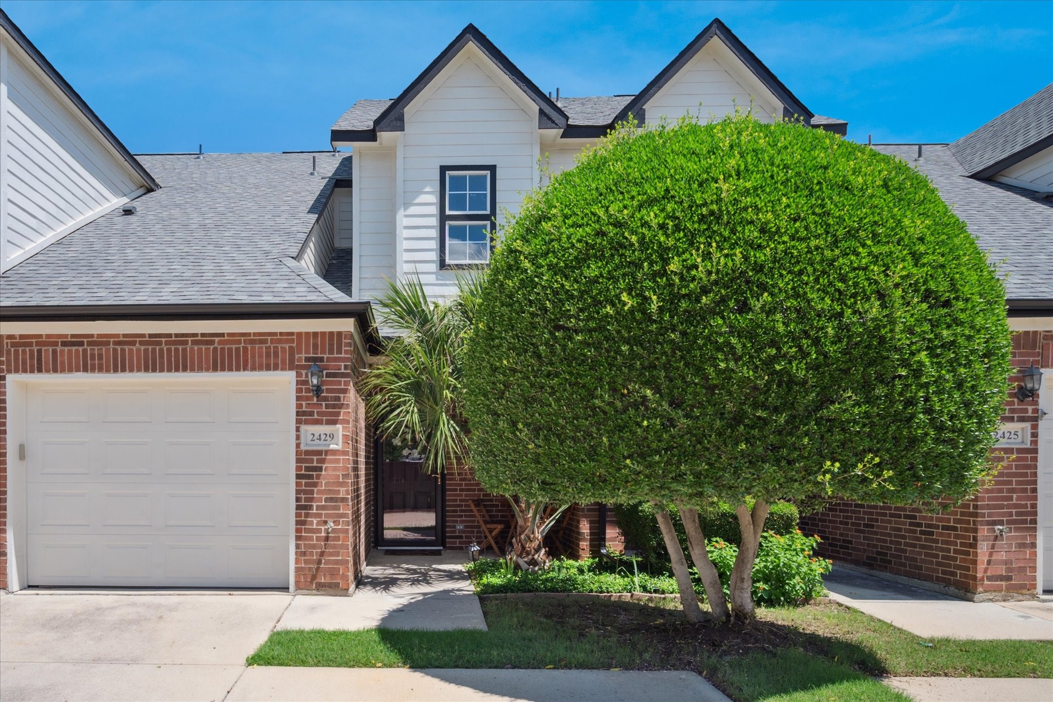 2429 Southcourt Circle