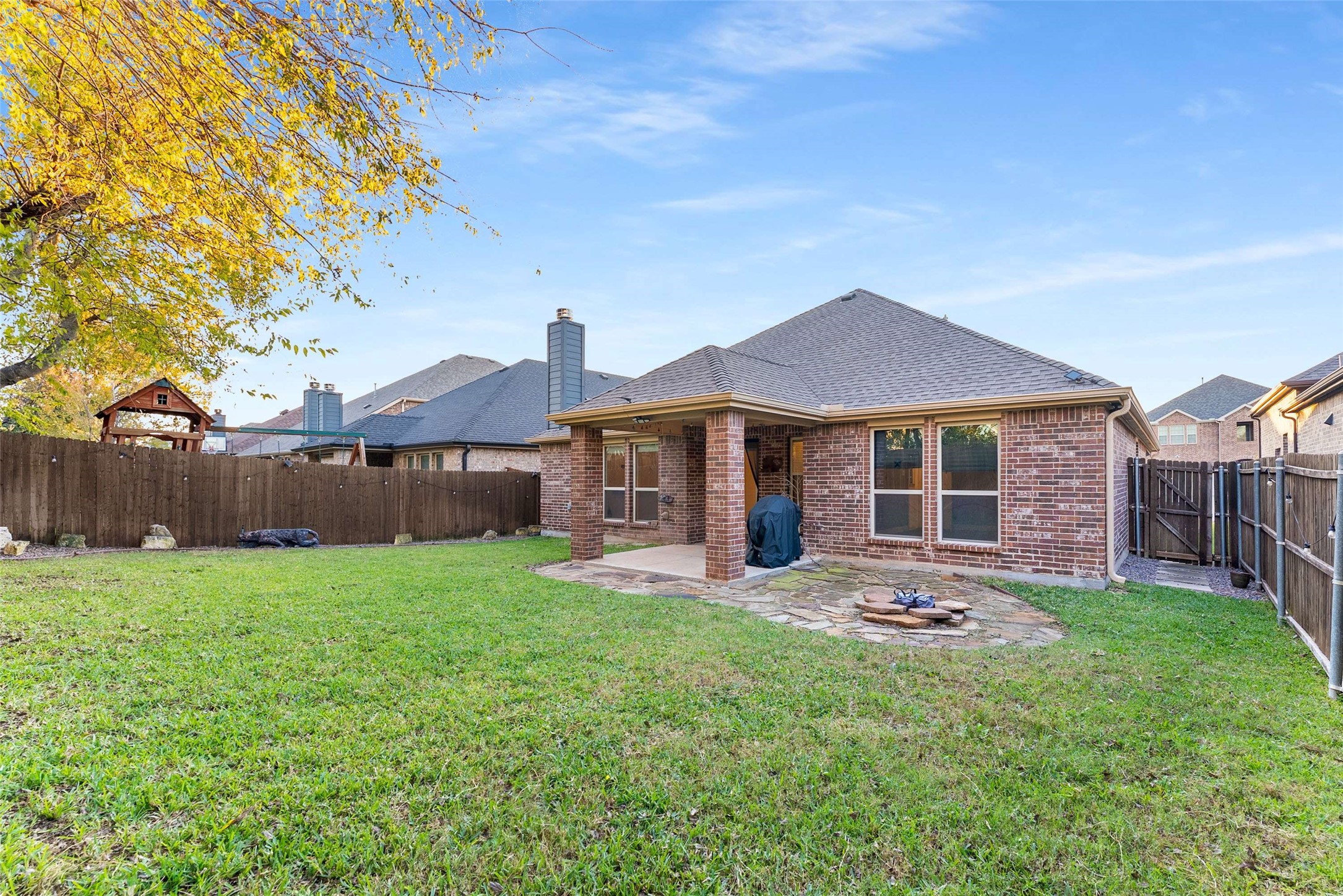 3905 Shadewell Street