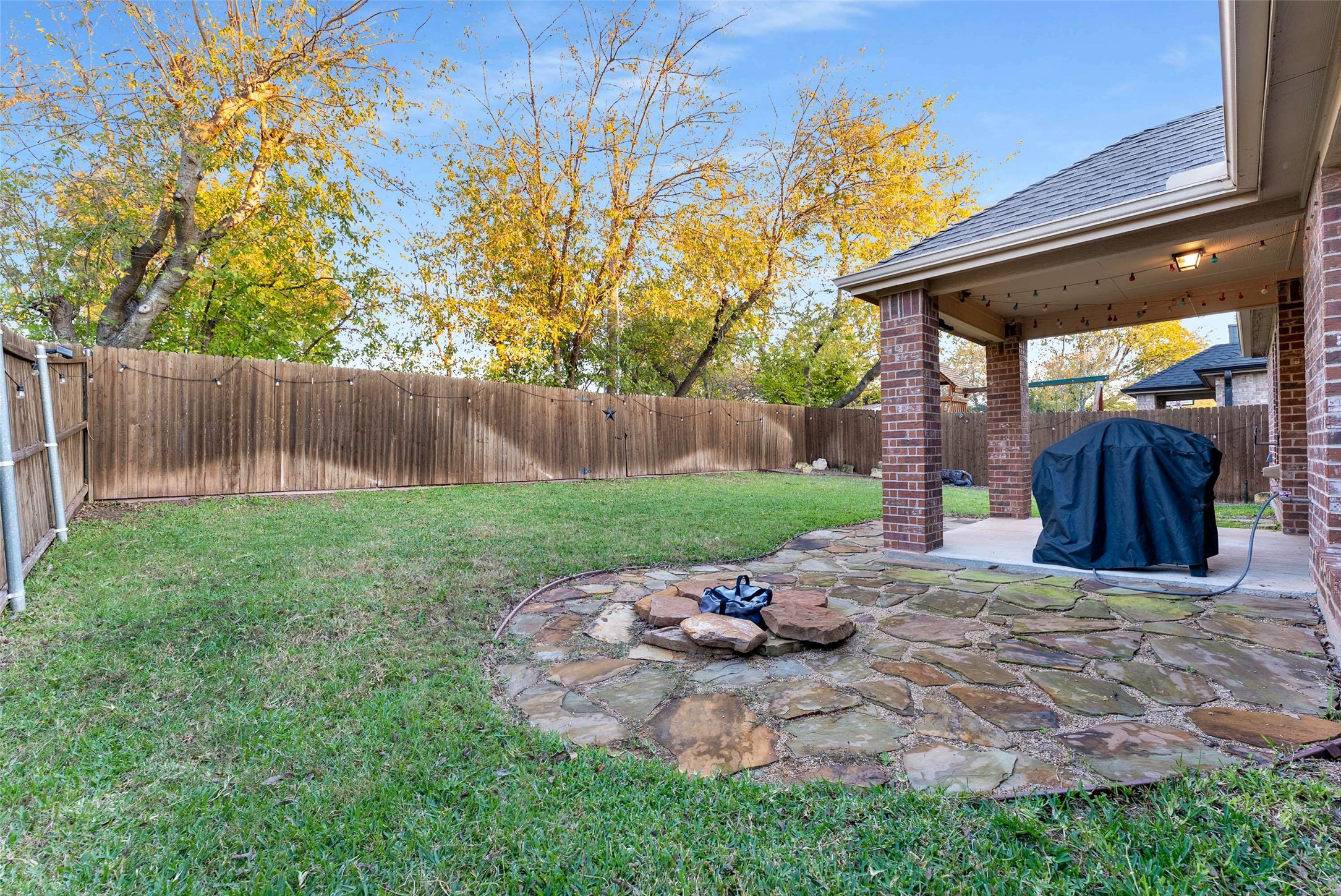 3905 Shadewell Street