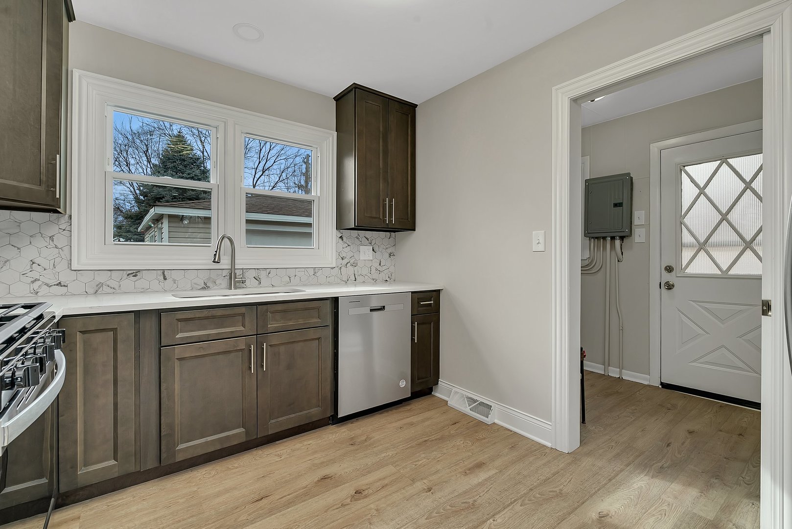 6025 Washington Street