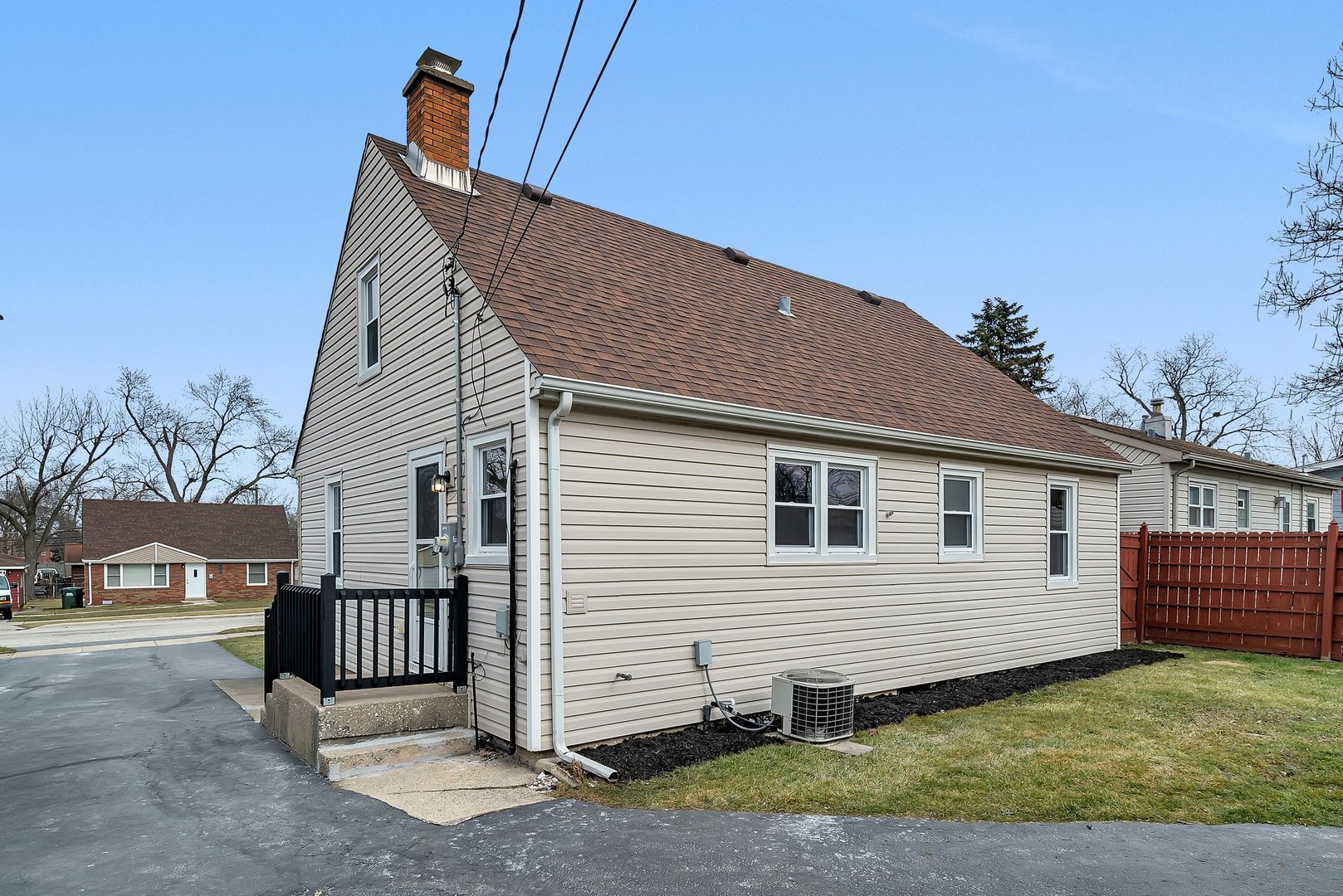 6025 Washington Street