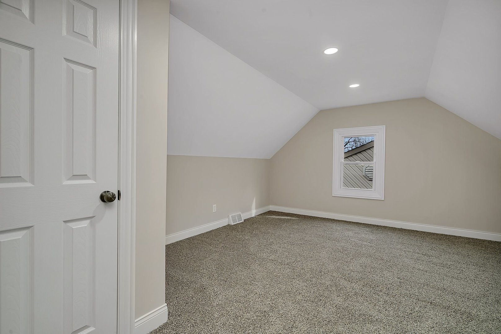 6025 Washington Street