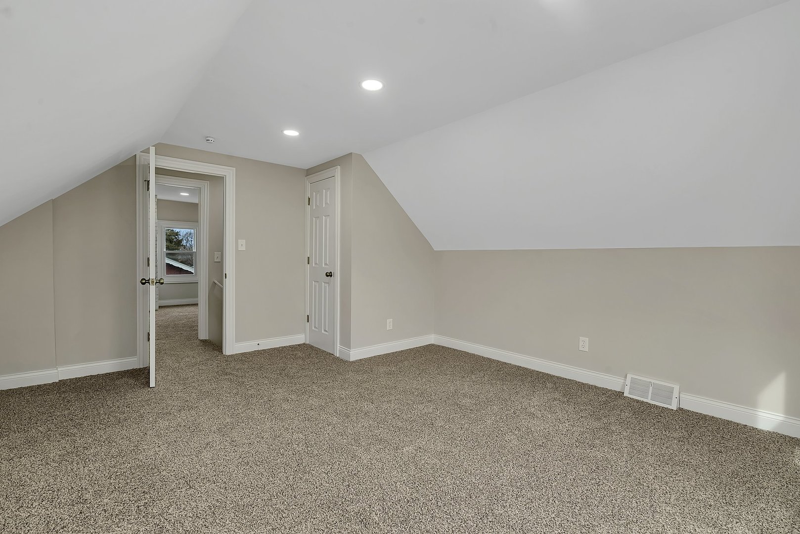 6025 Washington Street