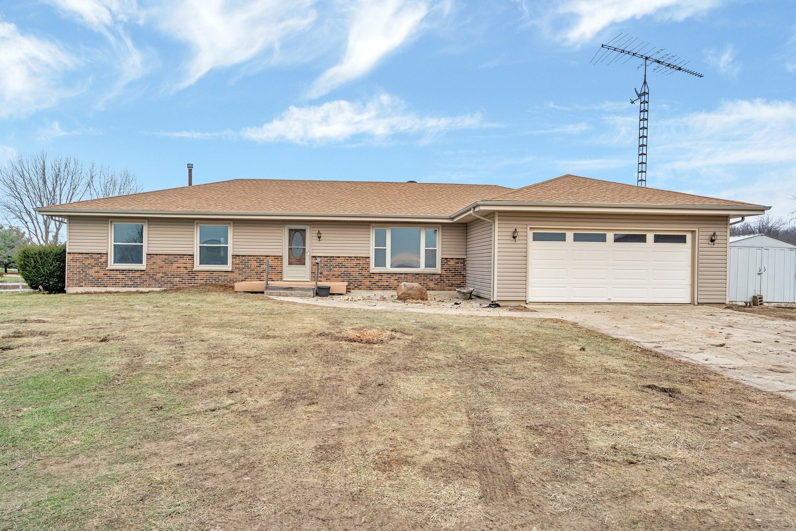 4036 E 2351 Road