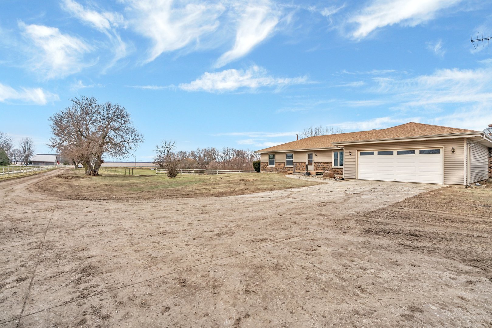 4036 E 2351 Road