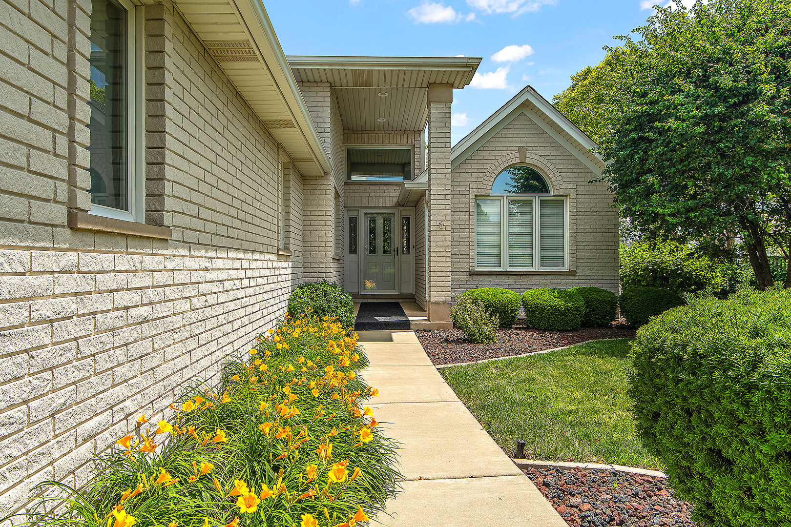 16243 Hummingbird Hill Drive