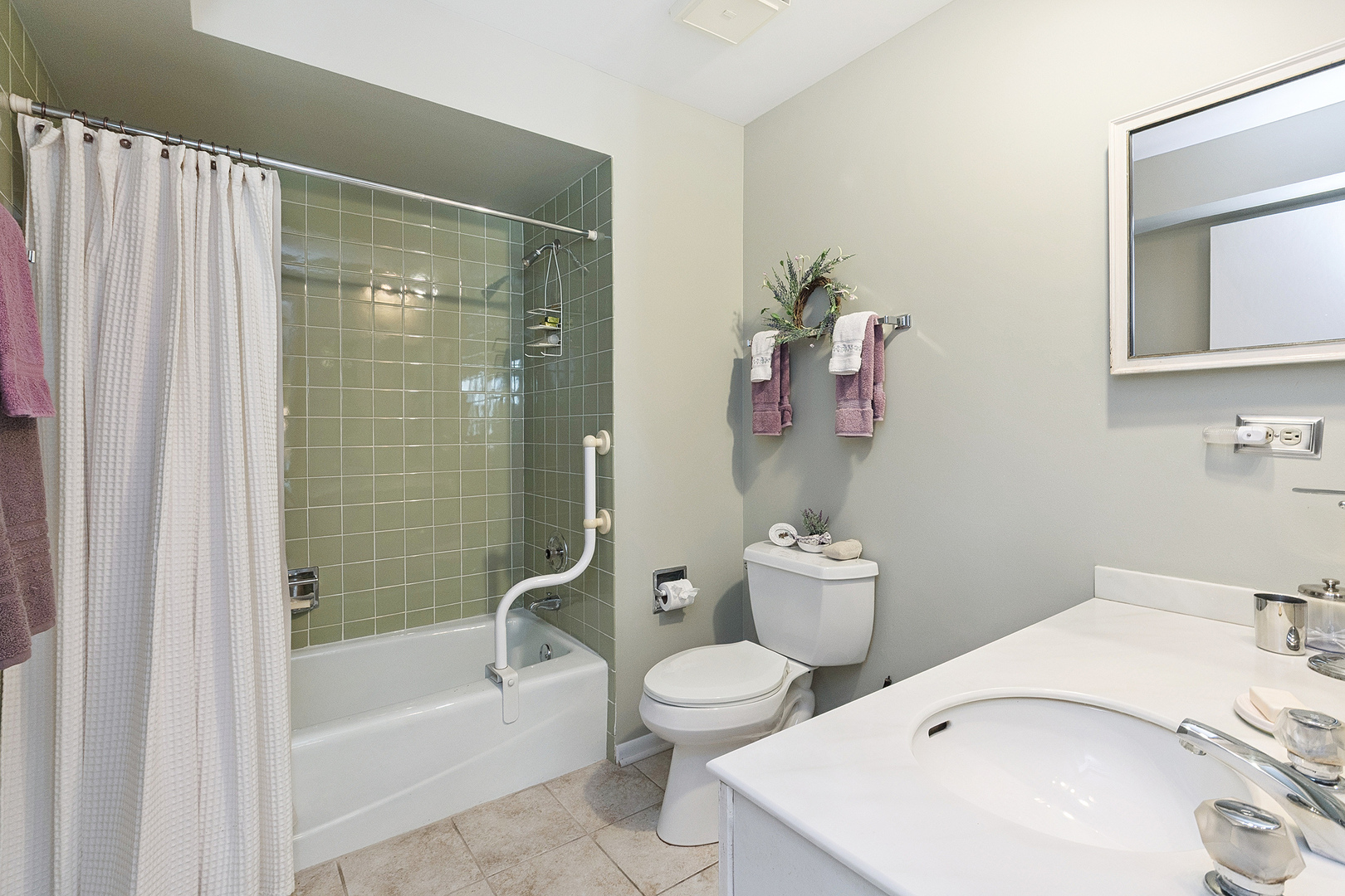 7737 W Golf Drive Unit: 201