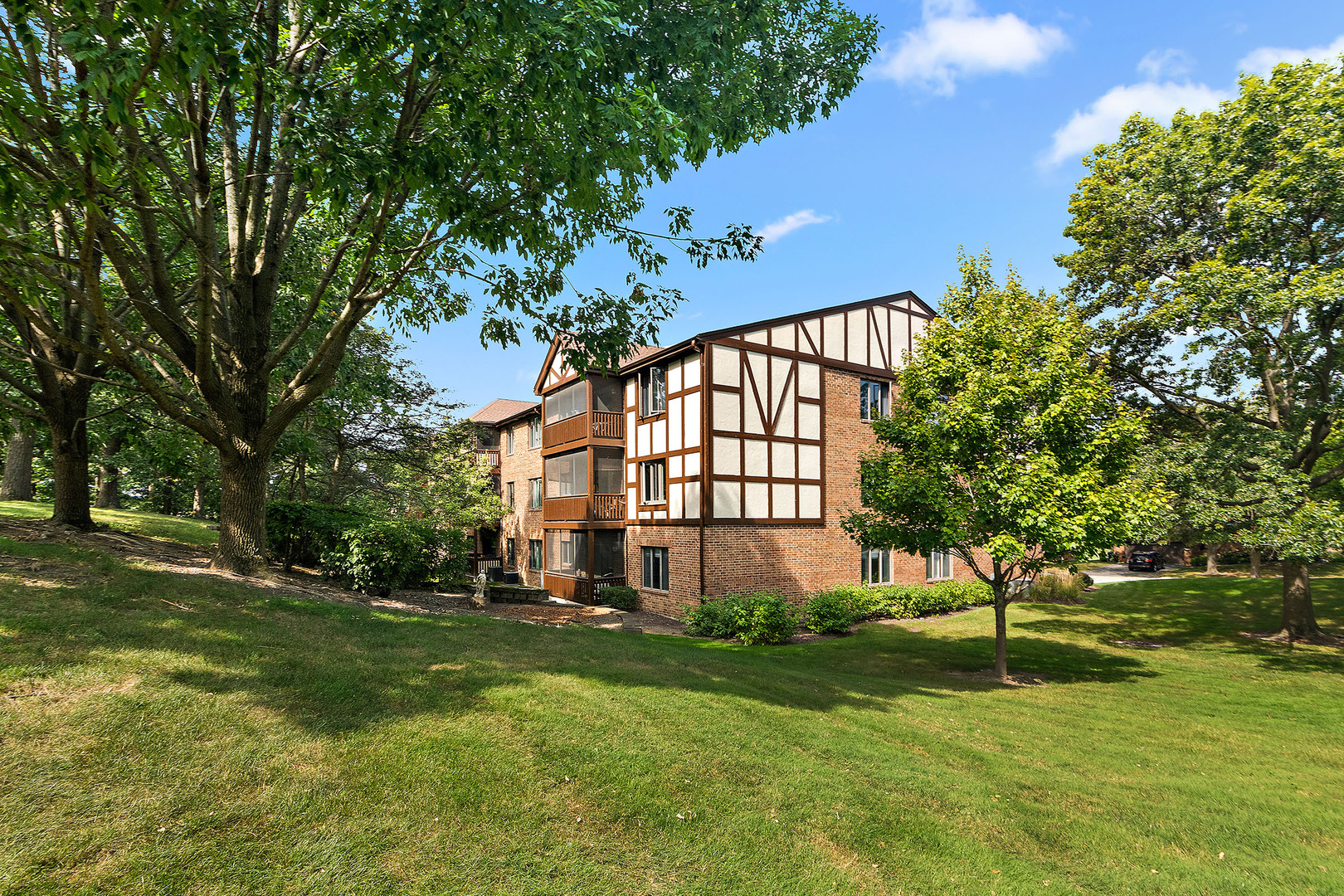 7737 W Golf Drive Unit: 201