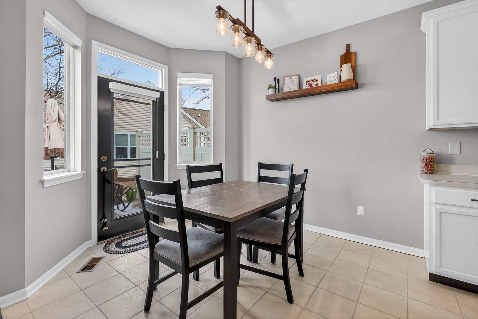 1596 W Ludington Circle