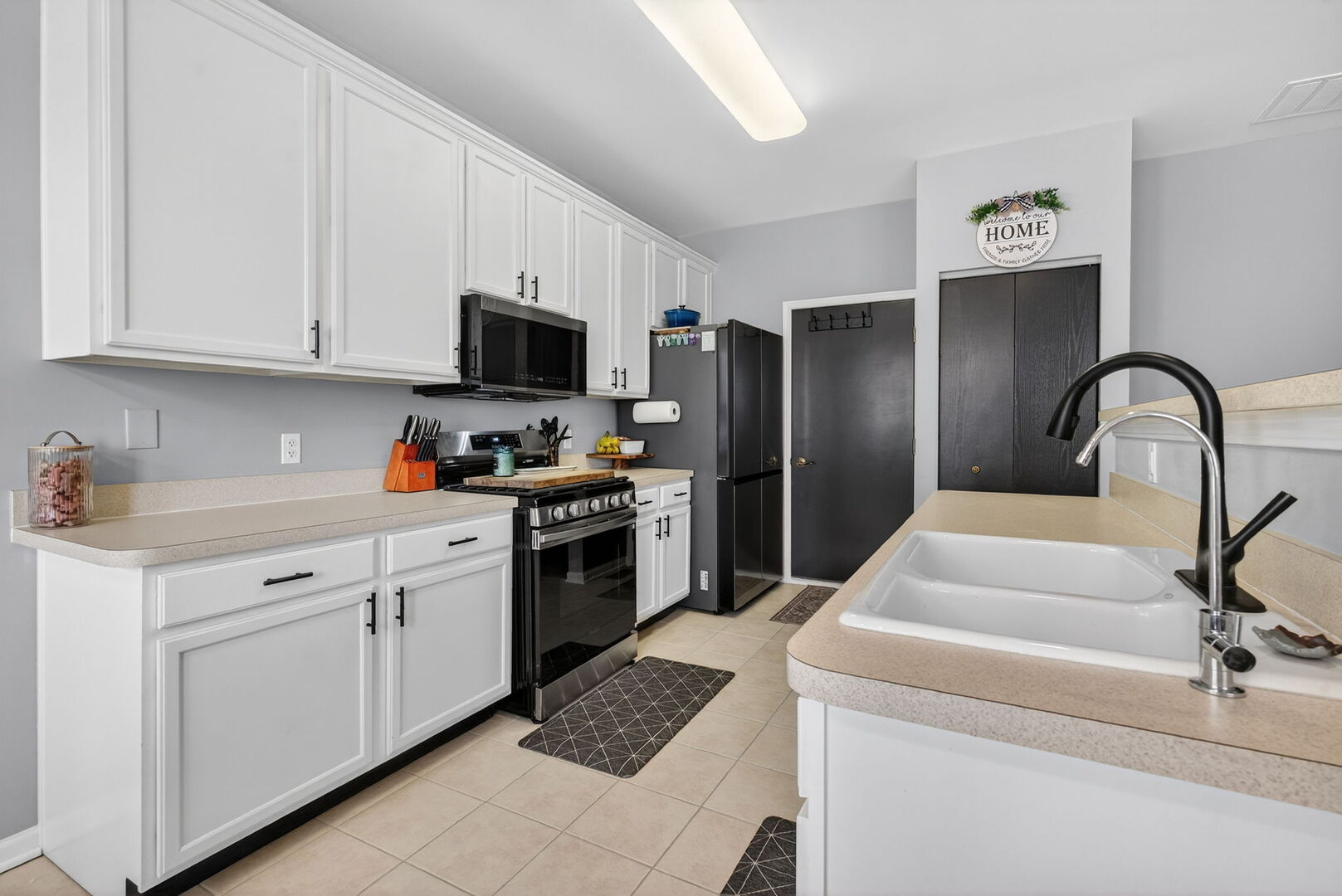 1596 W Ludington Circle