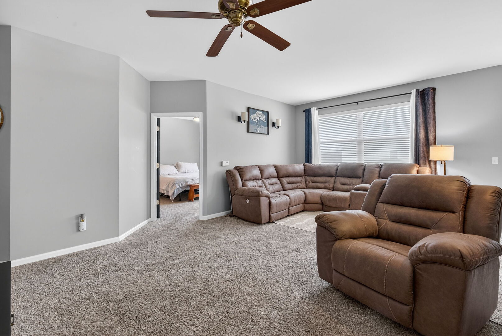 1596 W Ludington Circle