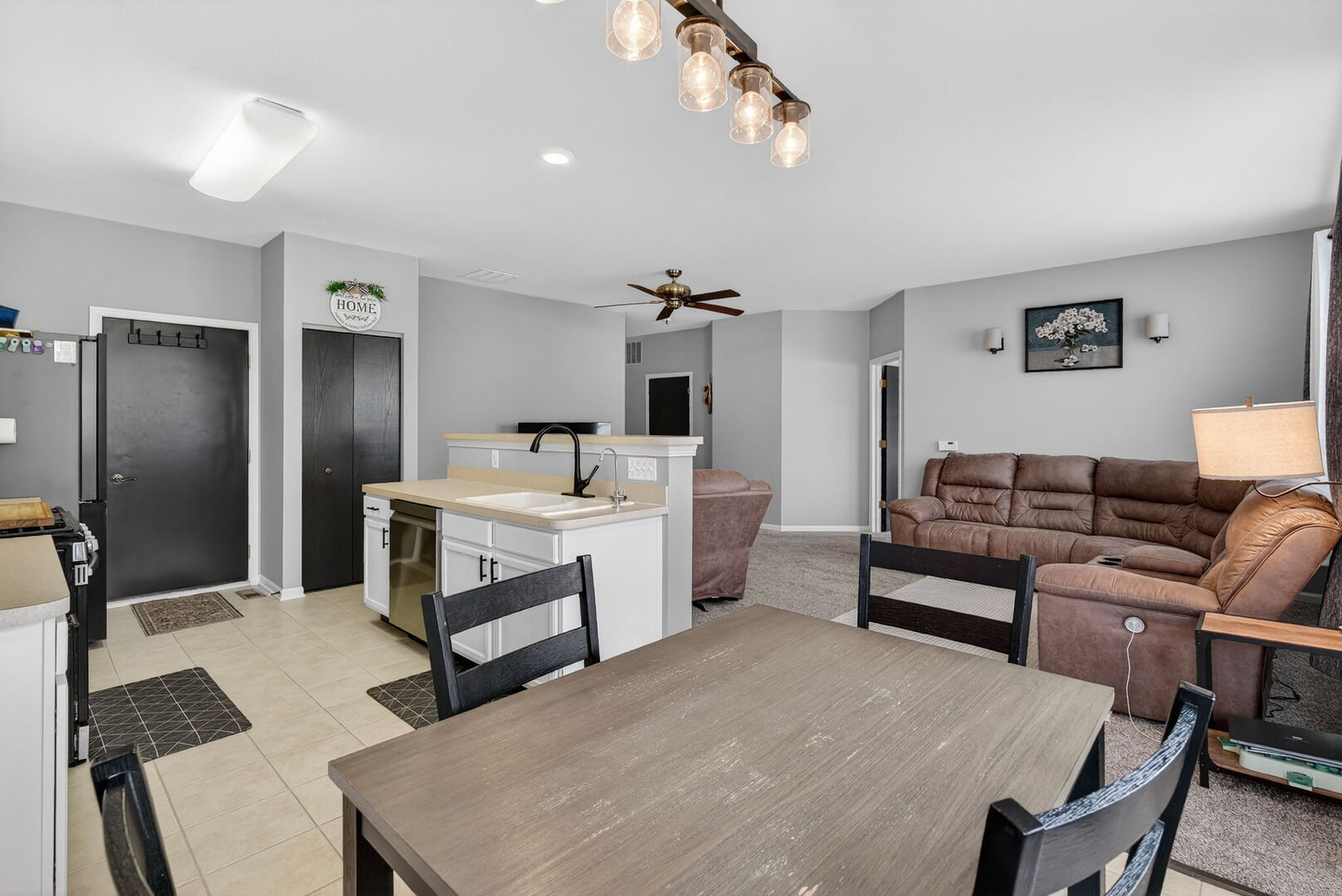 1596 W Ludington Circle