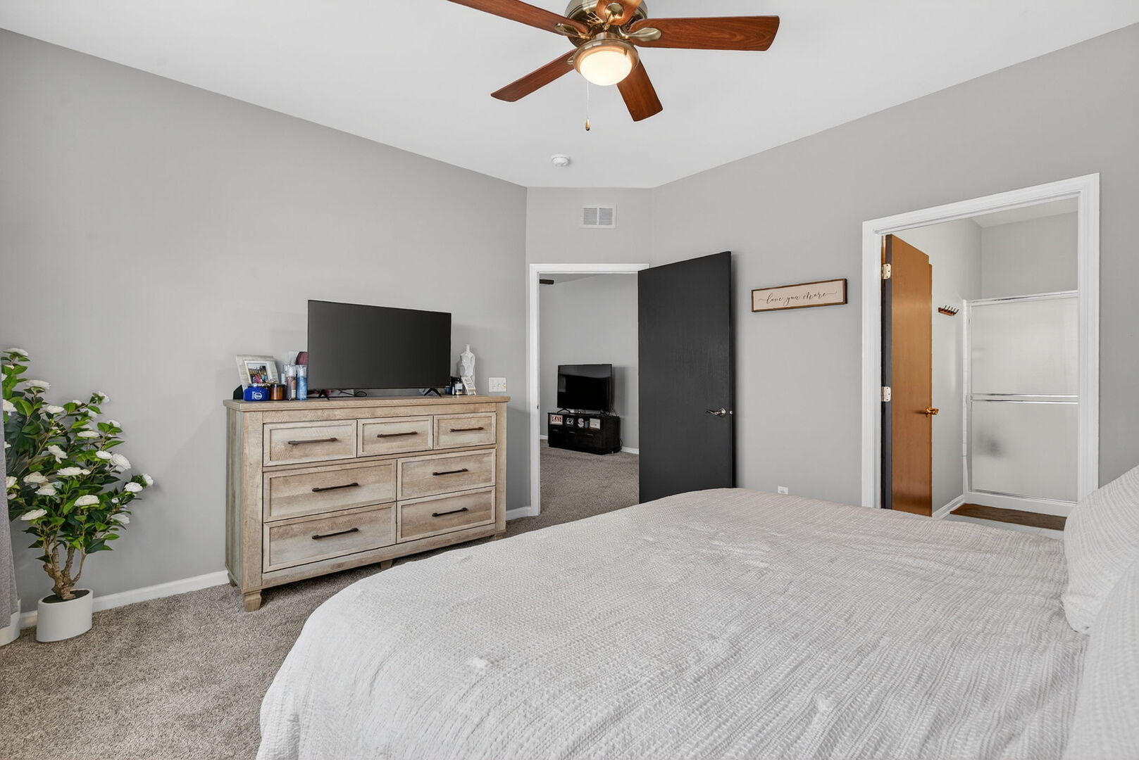 1596 W Ludington Circle