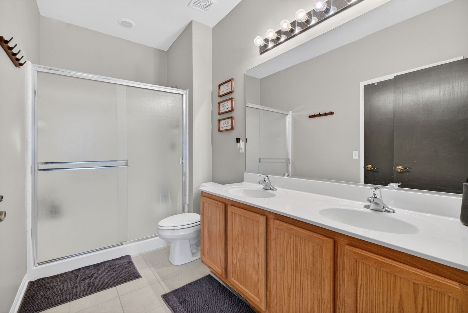 1596 W Ludington Circle