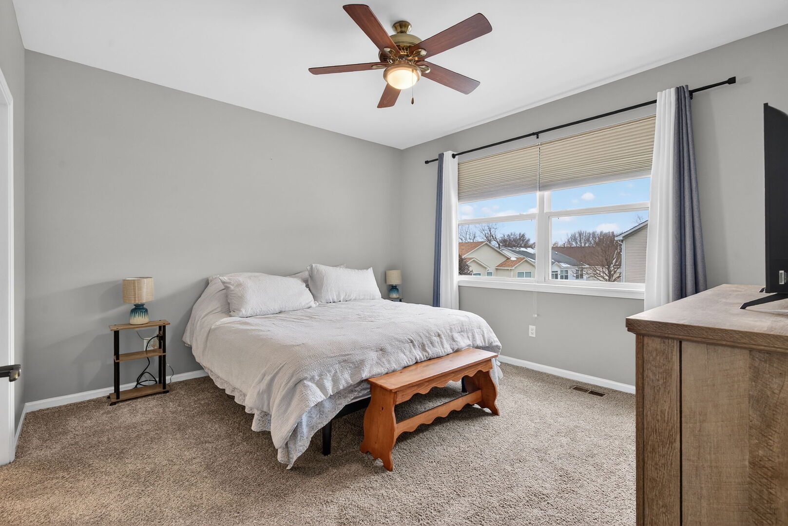 1596 W Ludington Circle