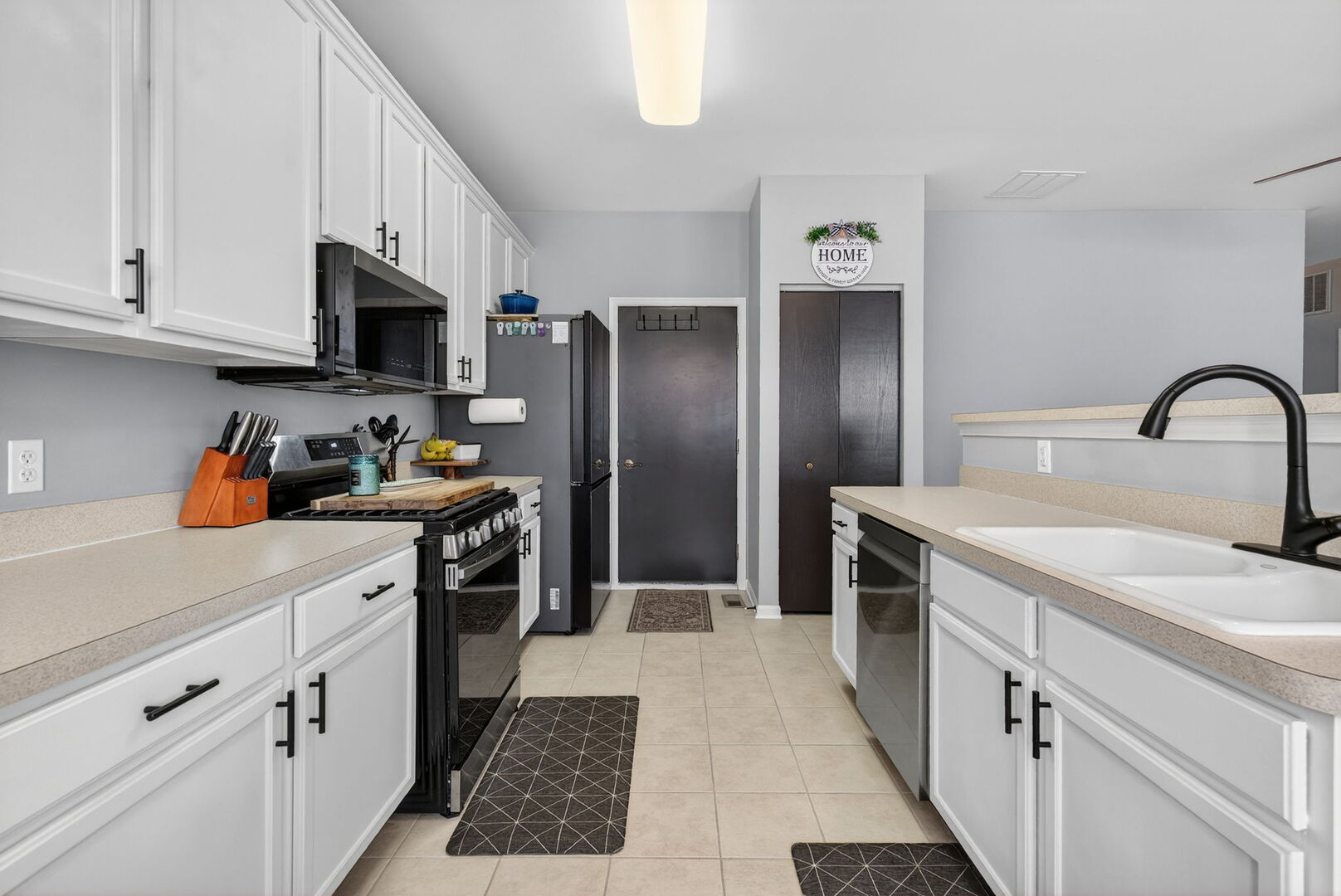 1596 W Ludington Circle