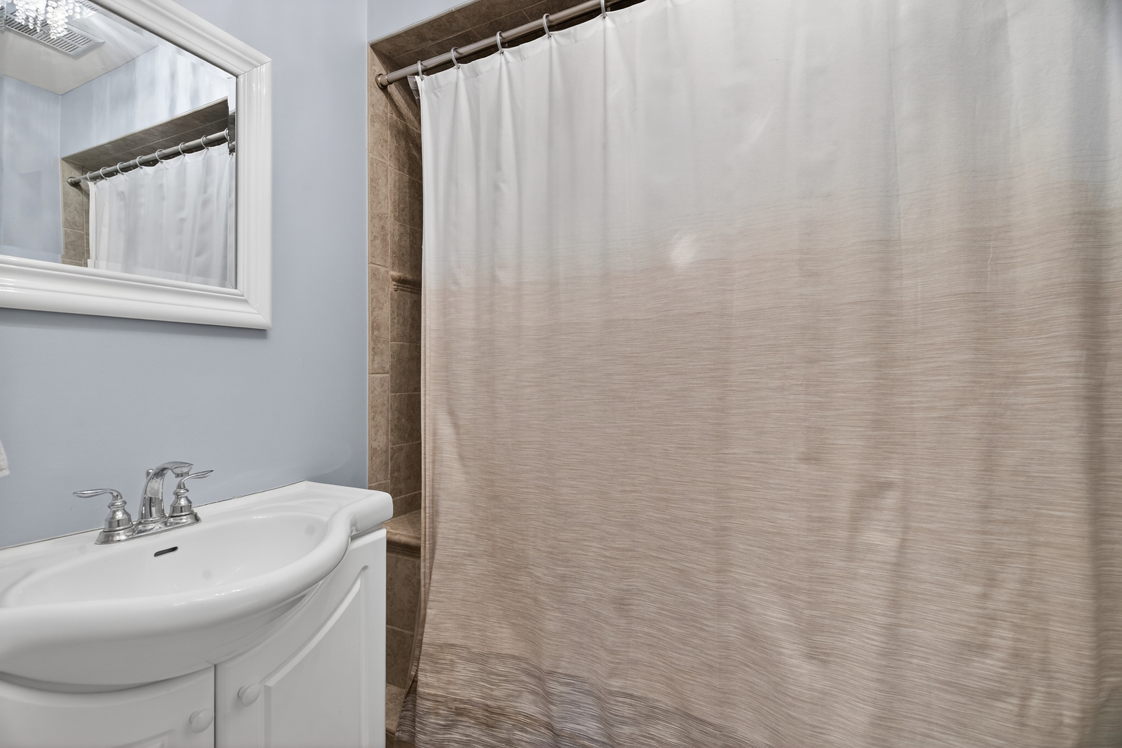 6755 180th Street Unit: 6