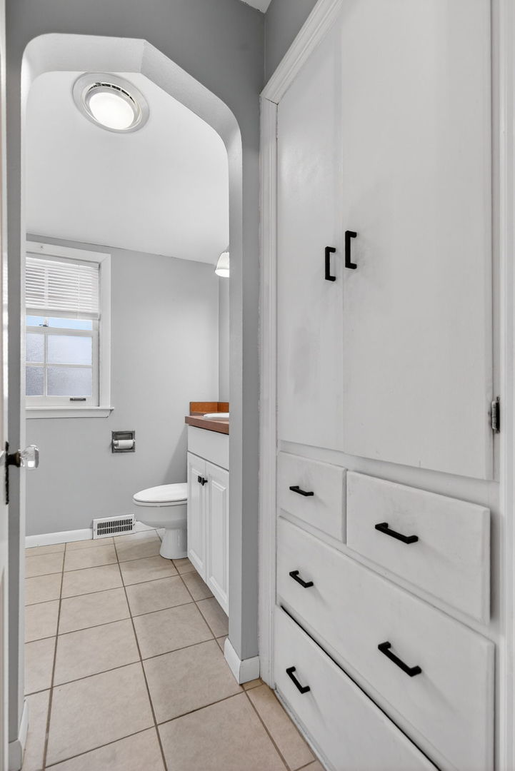 10950 S Homan Avenue