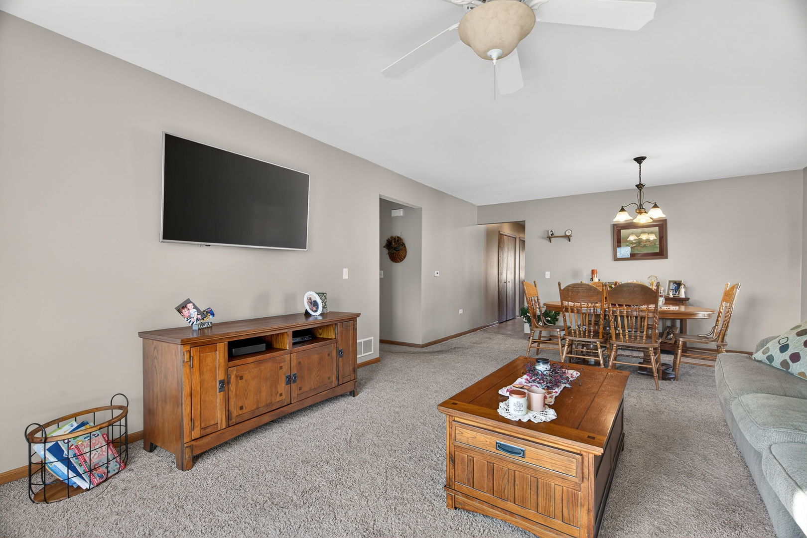 2700 Eagle Drive Unit: 2700