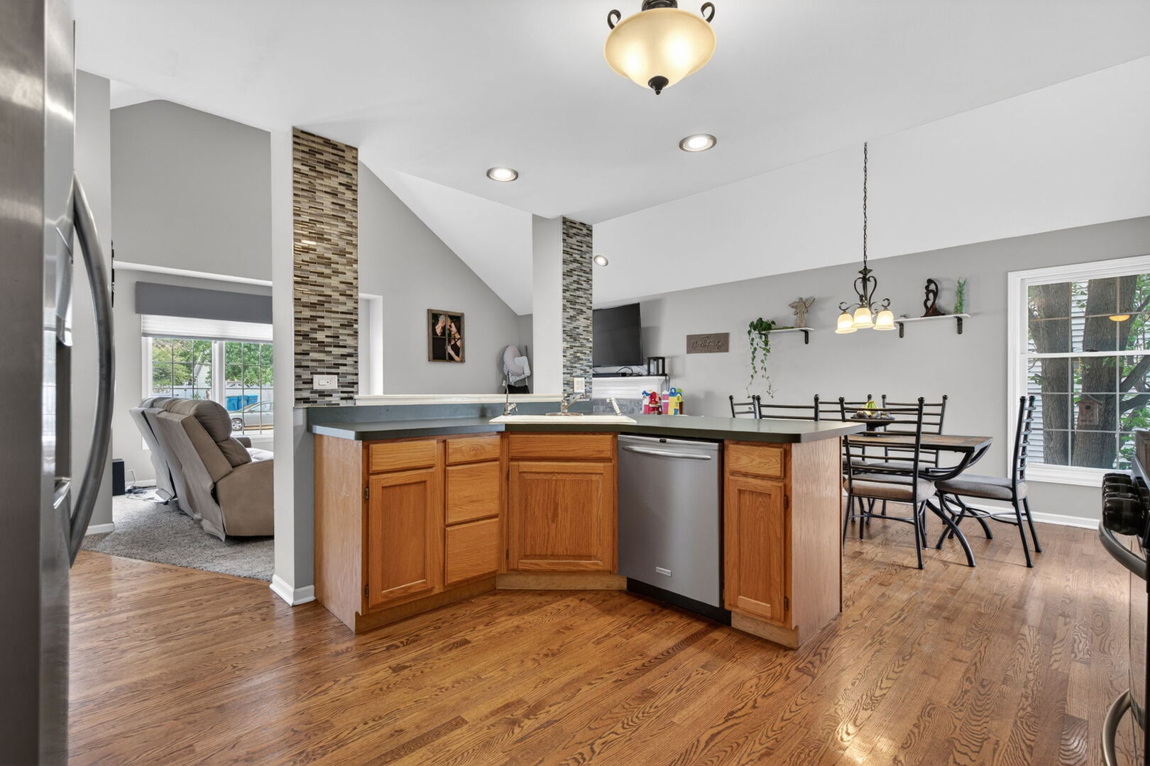 882 Wilshire Lane