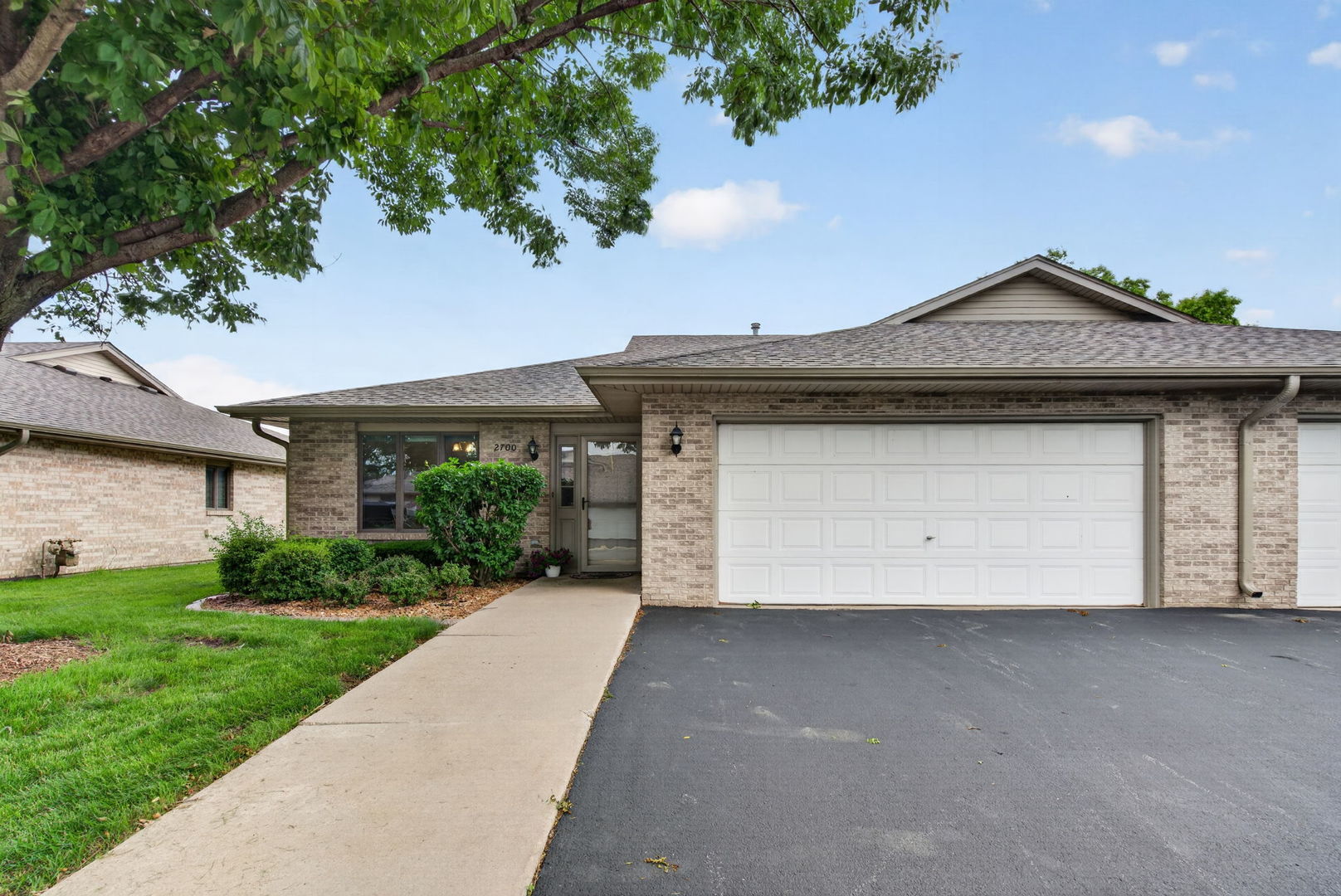 2700 Eagle Drive Unit: 2700