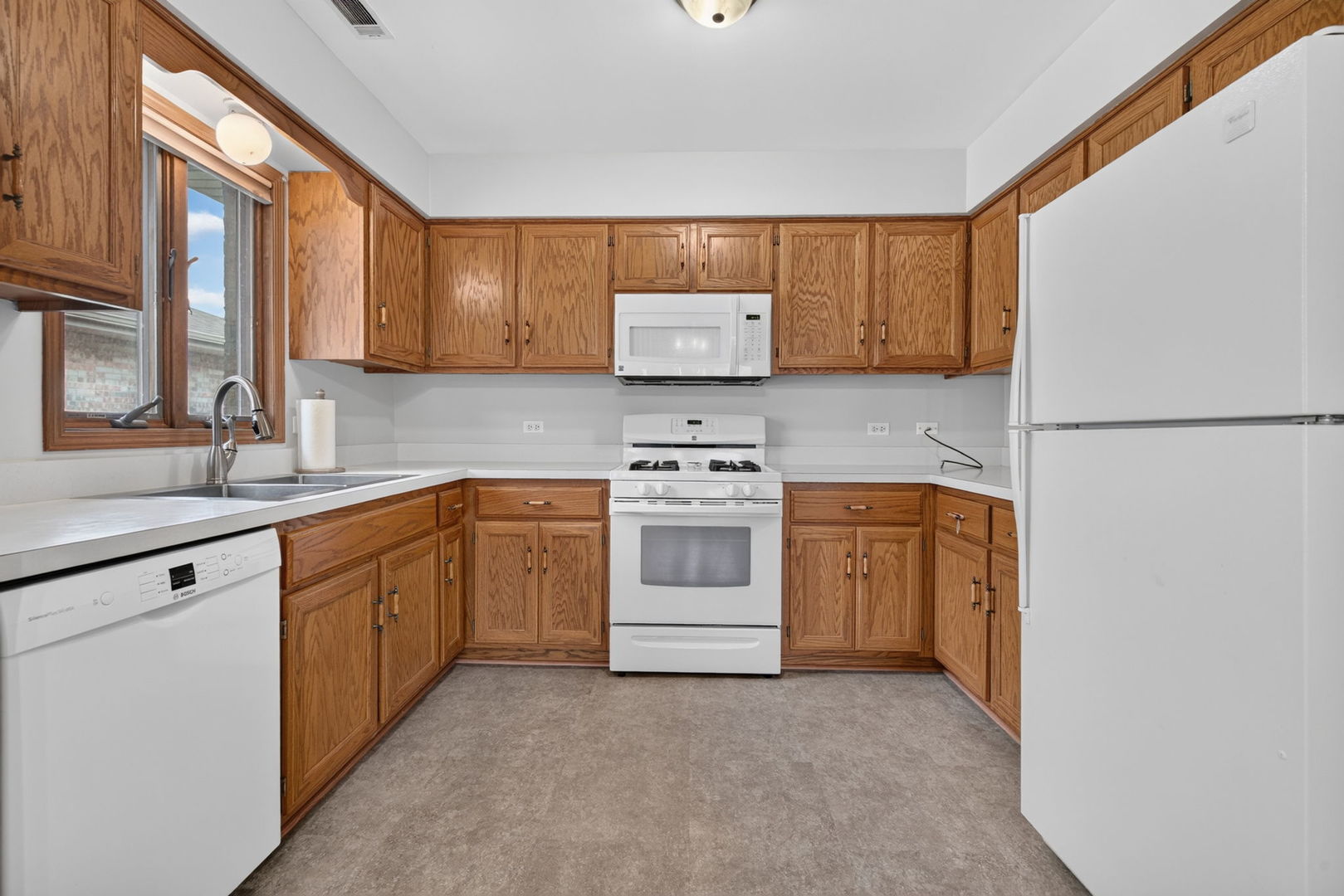 2700 Eagle Drive Unit: 2700