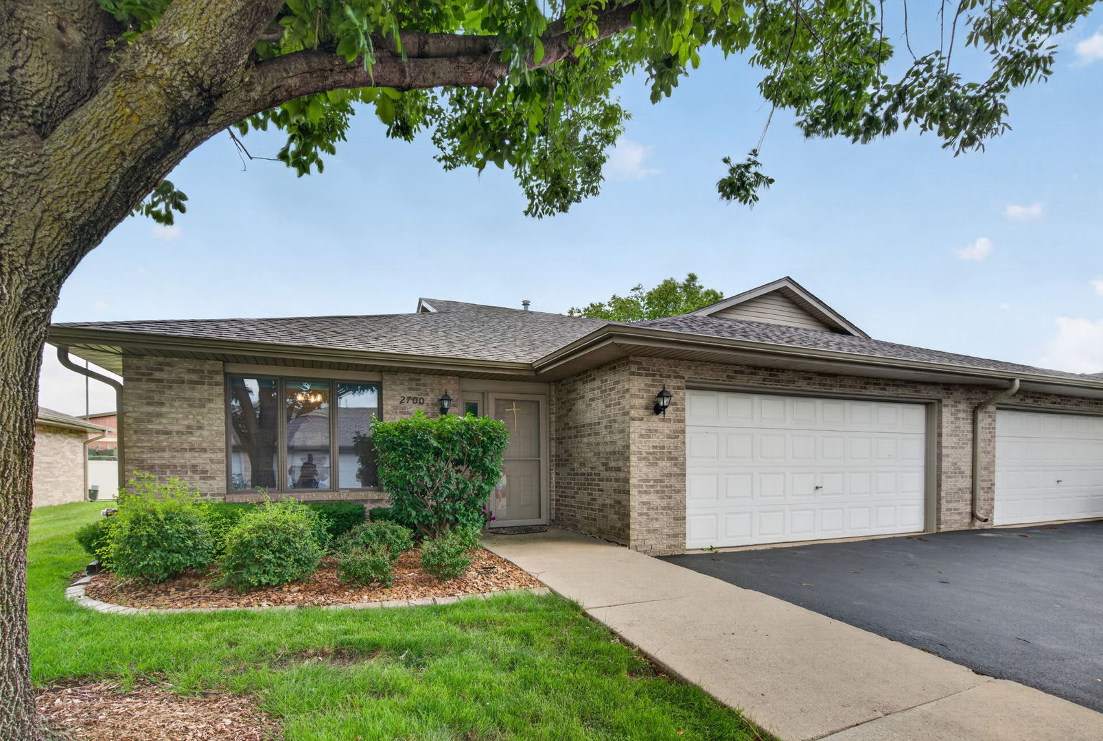 2700 Eagle Drive Unit: 2700