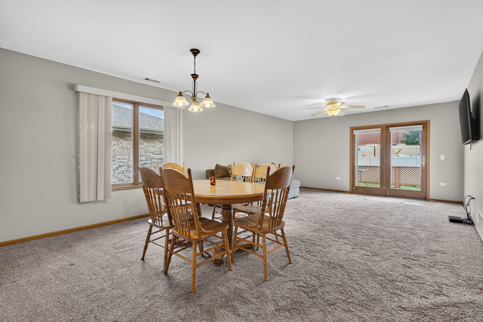 2700 Eagle Drive Unit: 2700