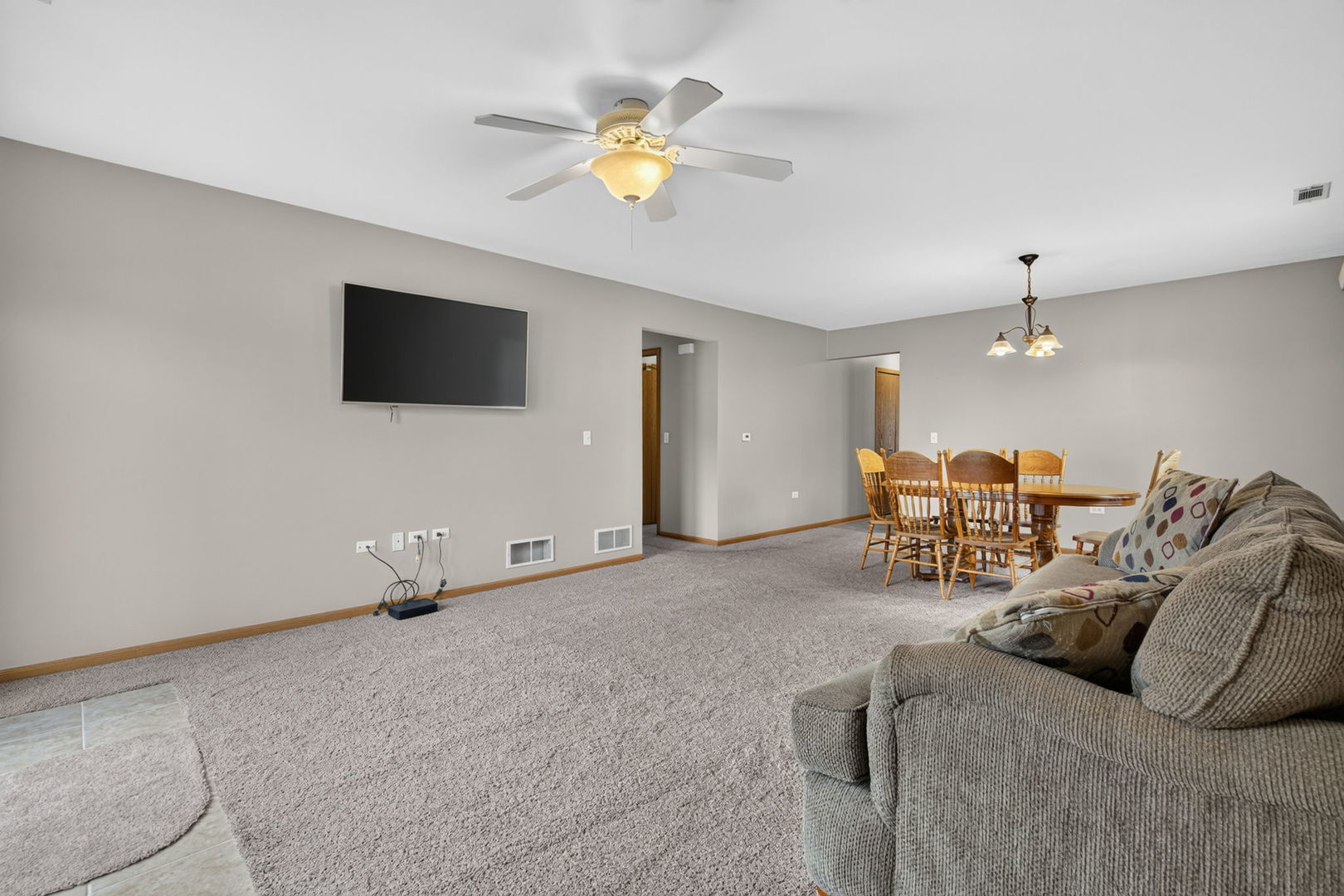 2700 Eagle Drive Unit: 2700