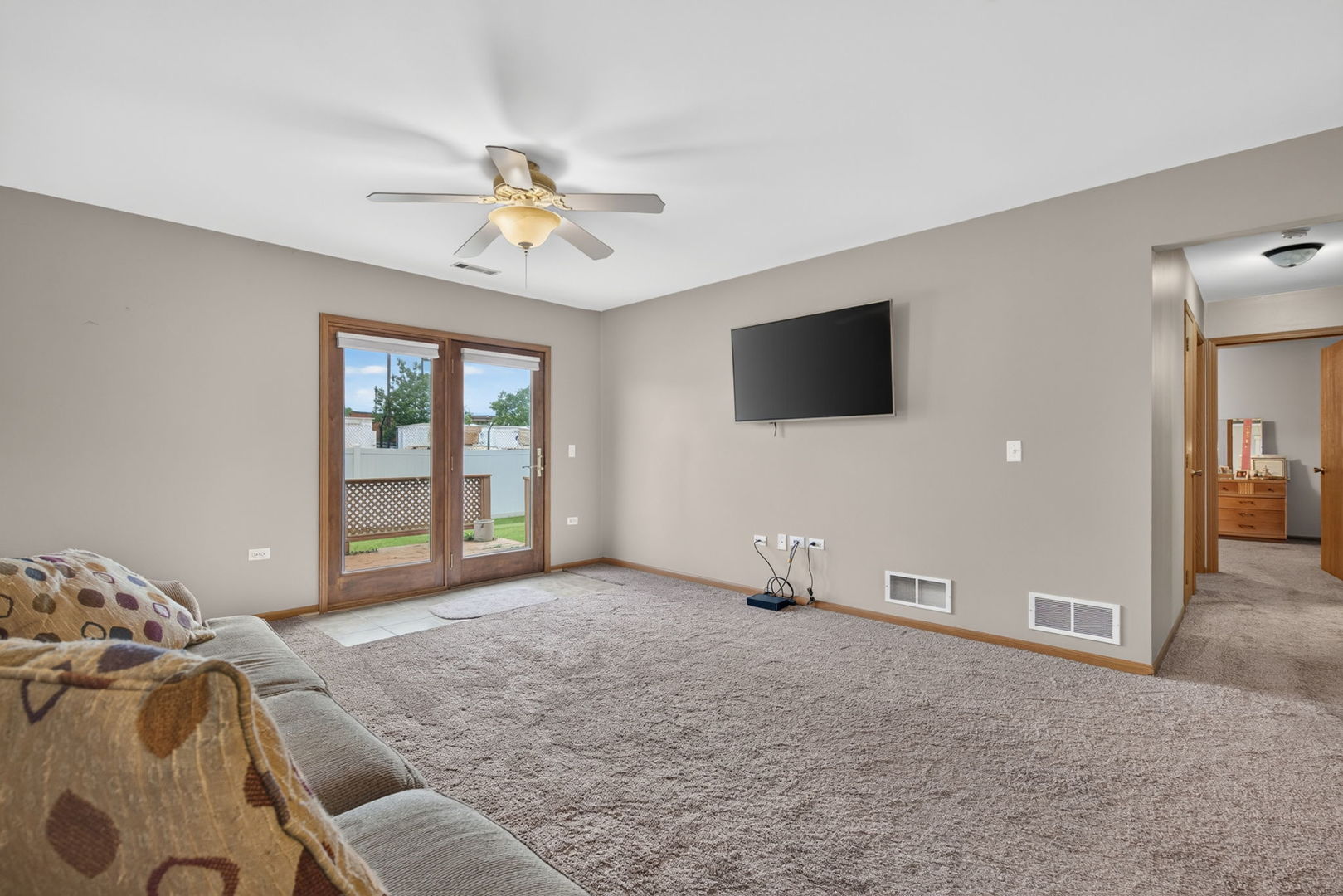 2700 Eagle Drive Unit: 2700