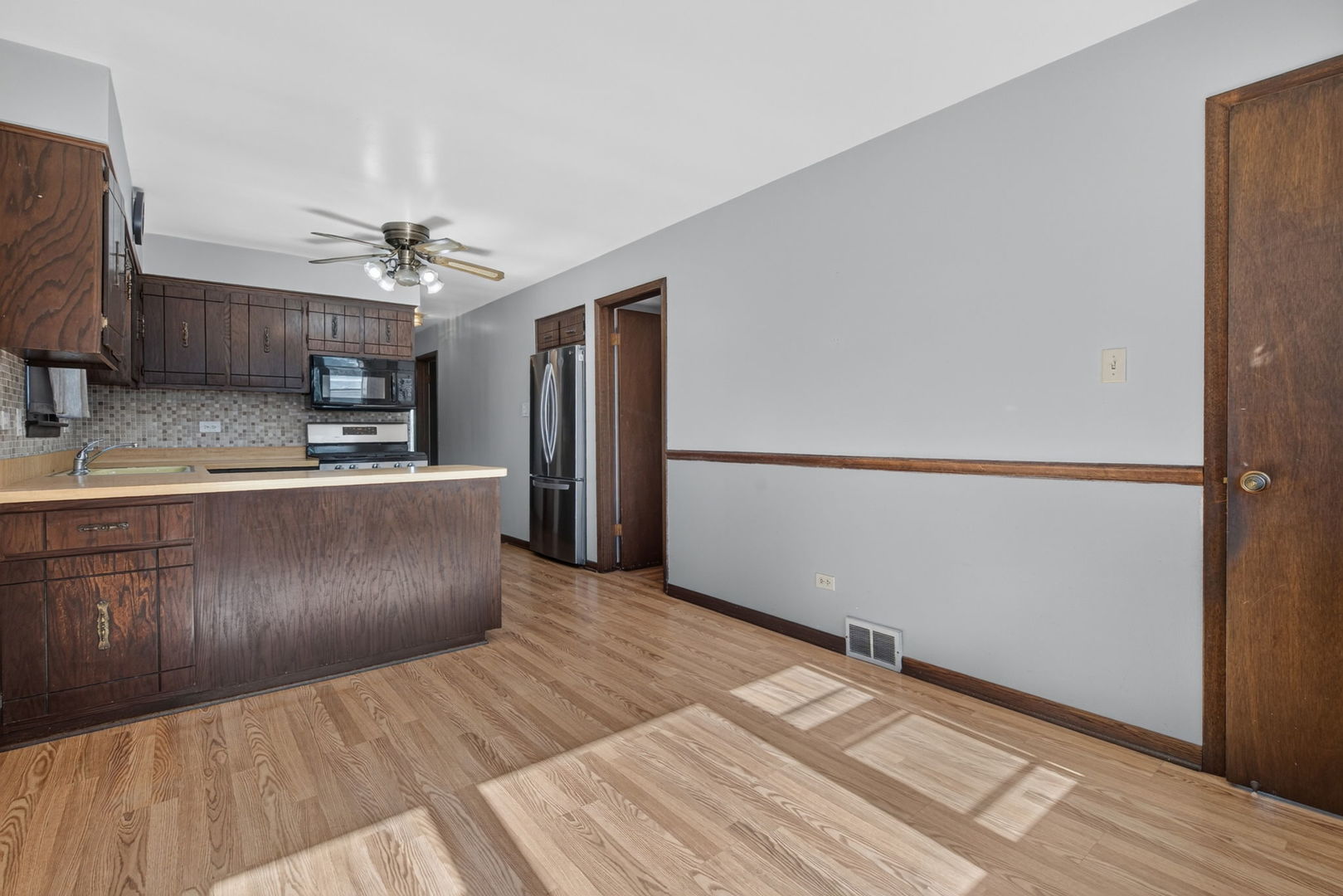 2829 W 101st Street