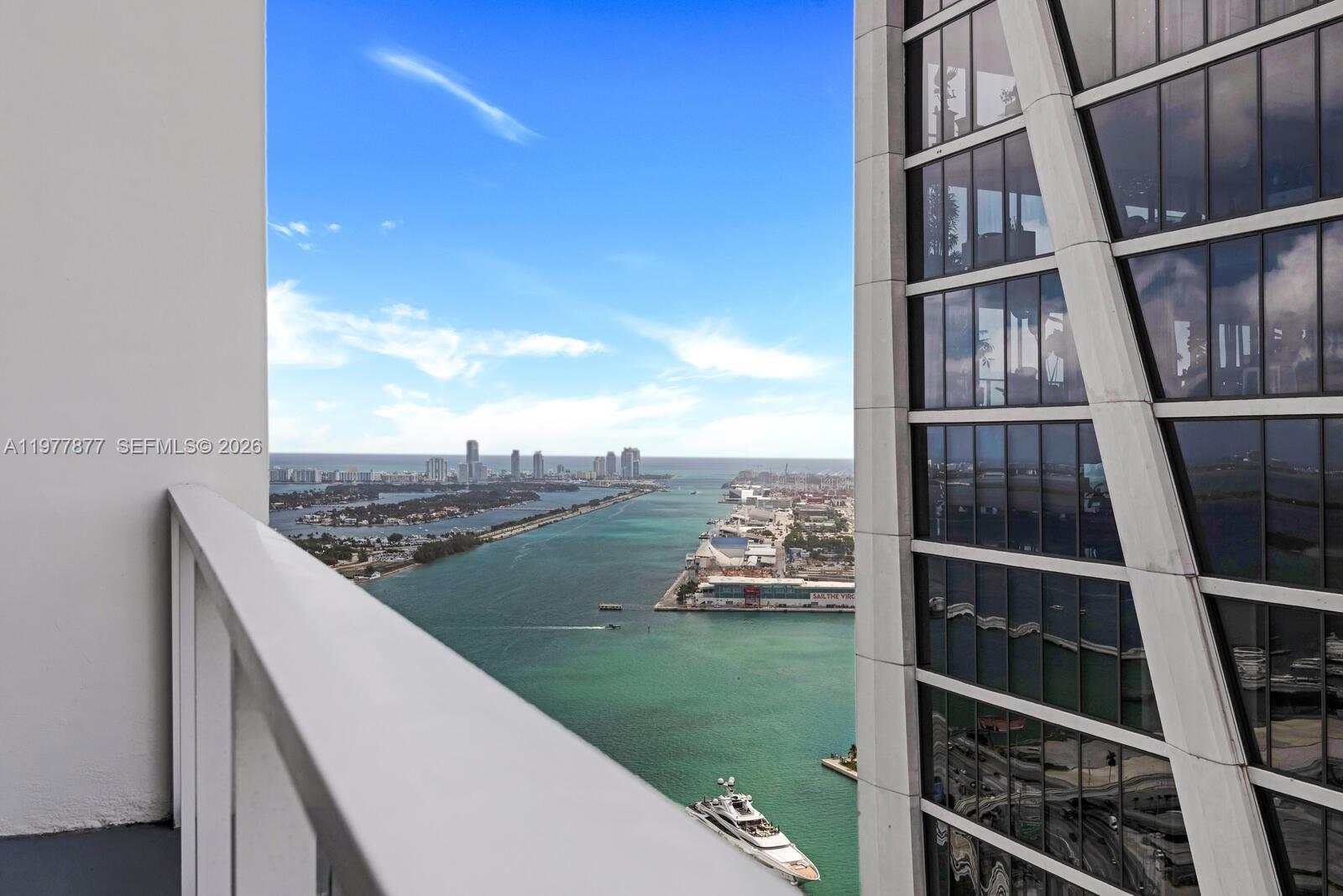 1040 Biscayne Blvd # 4208