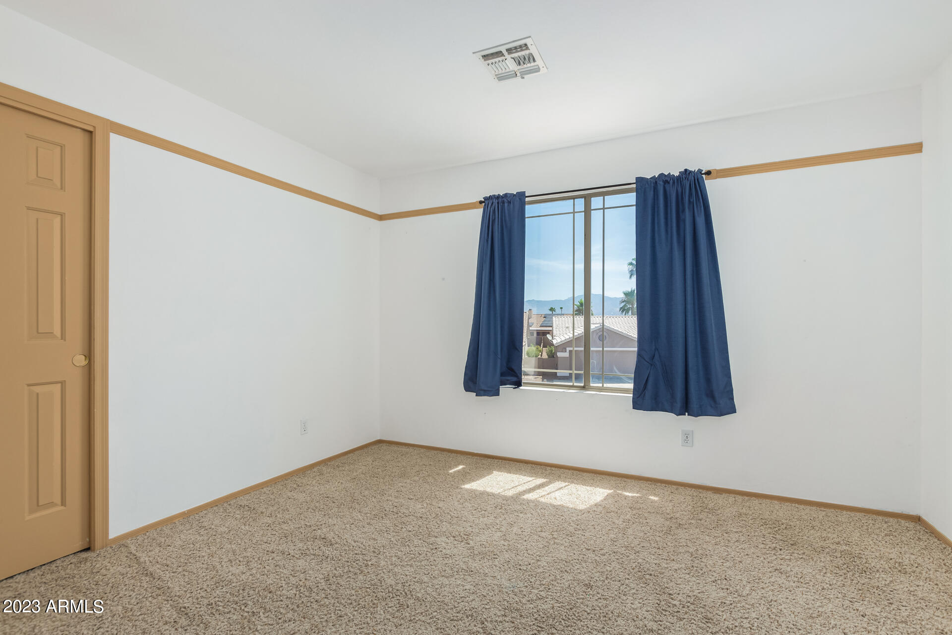 8691 N AHWATUKEE Way
