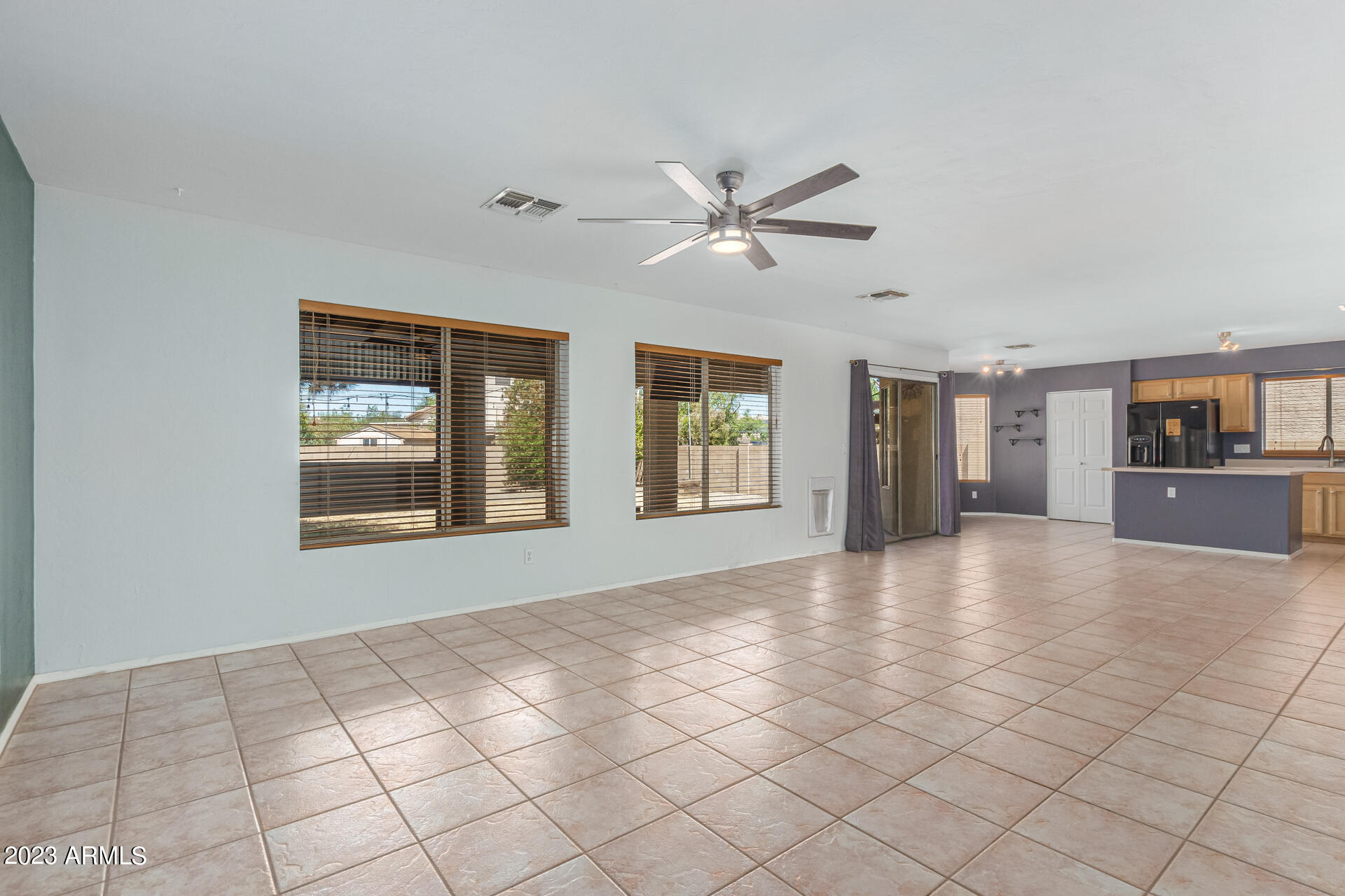 8691 N AHWATUKEE Way