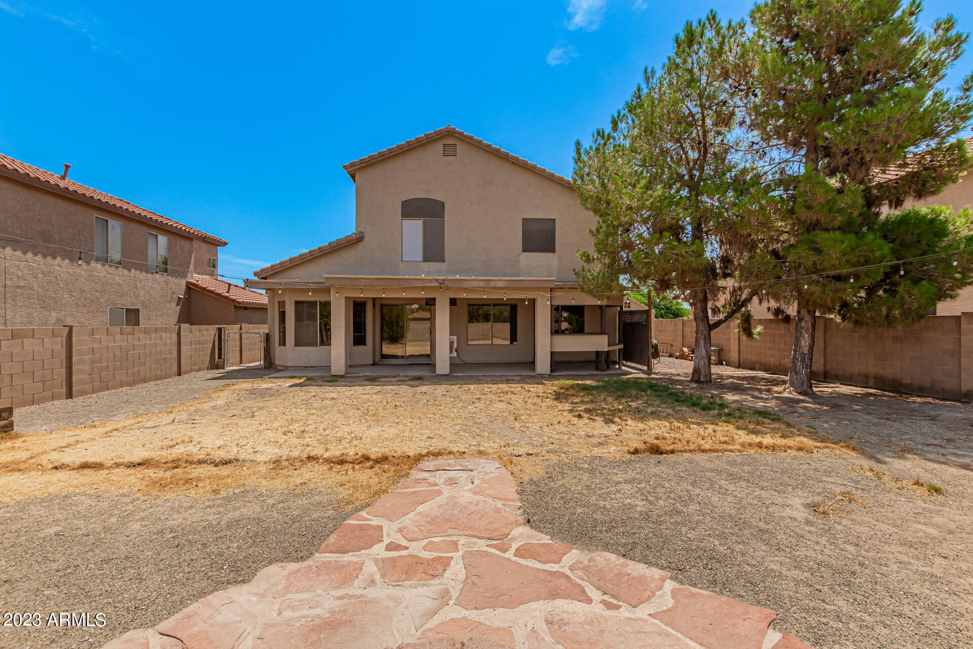 8691 N AHWATUKEE Way