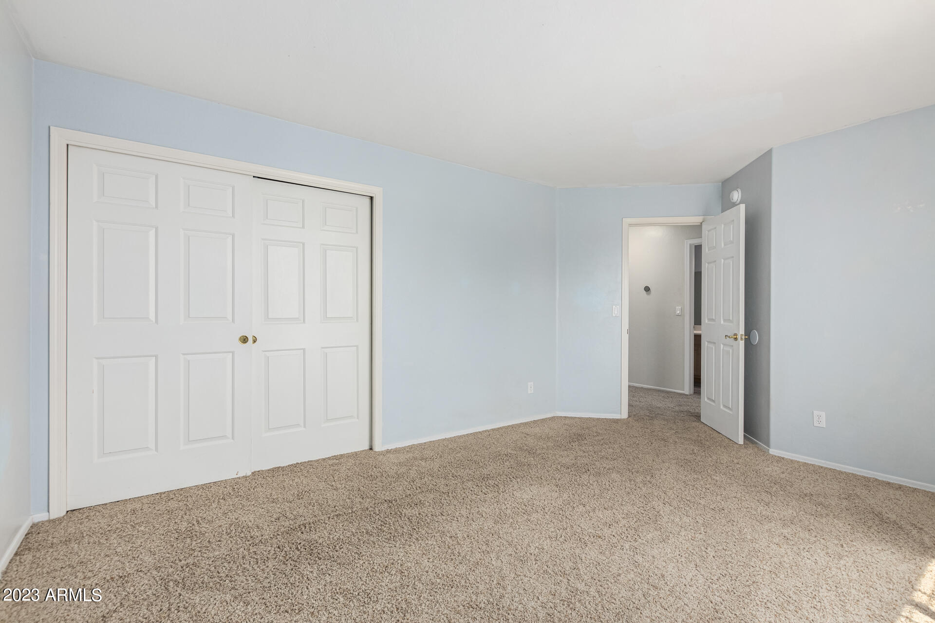 8691 N AHWATUKEE Way