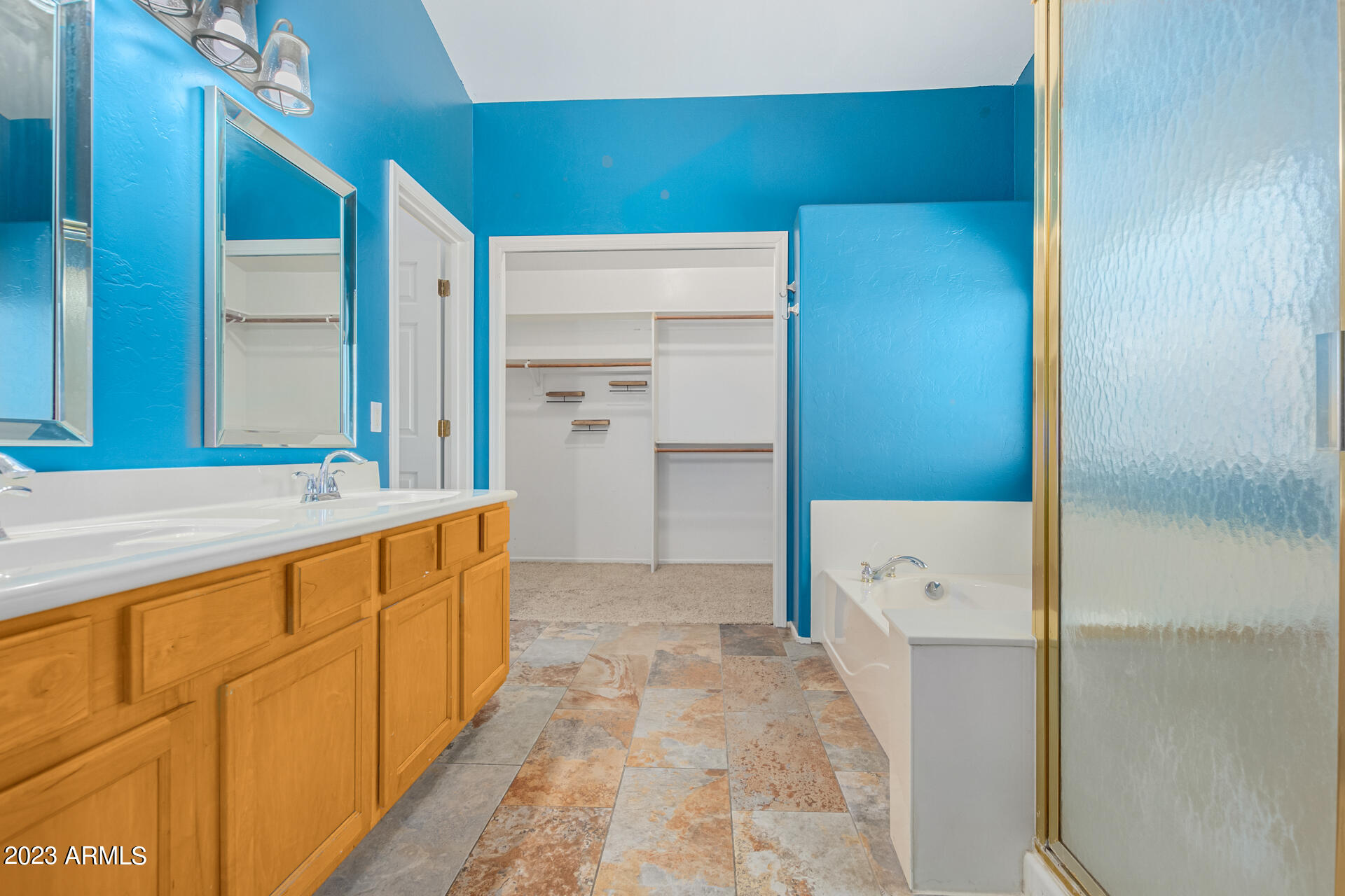 8691 N AHWATUKEE Way