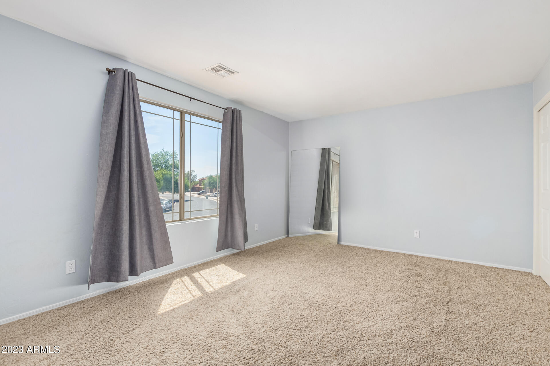8691 N AHWATUKEE Way