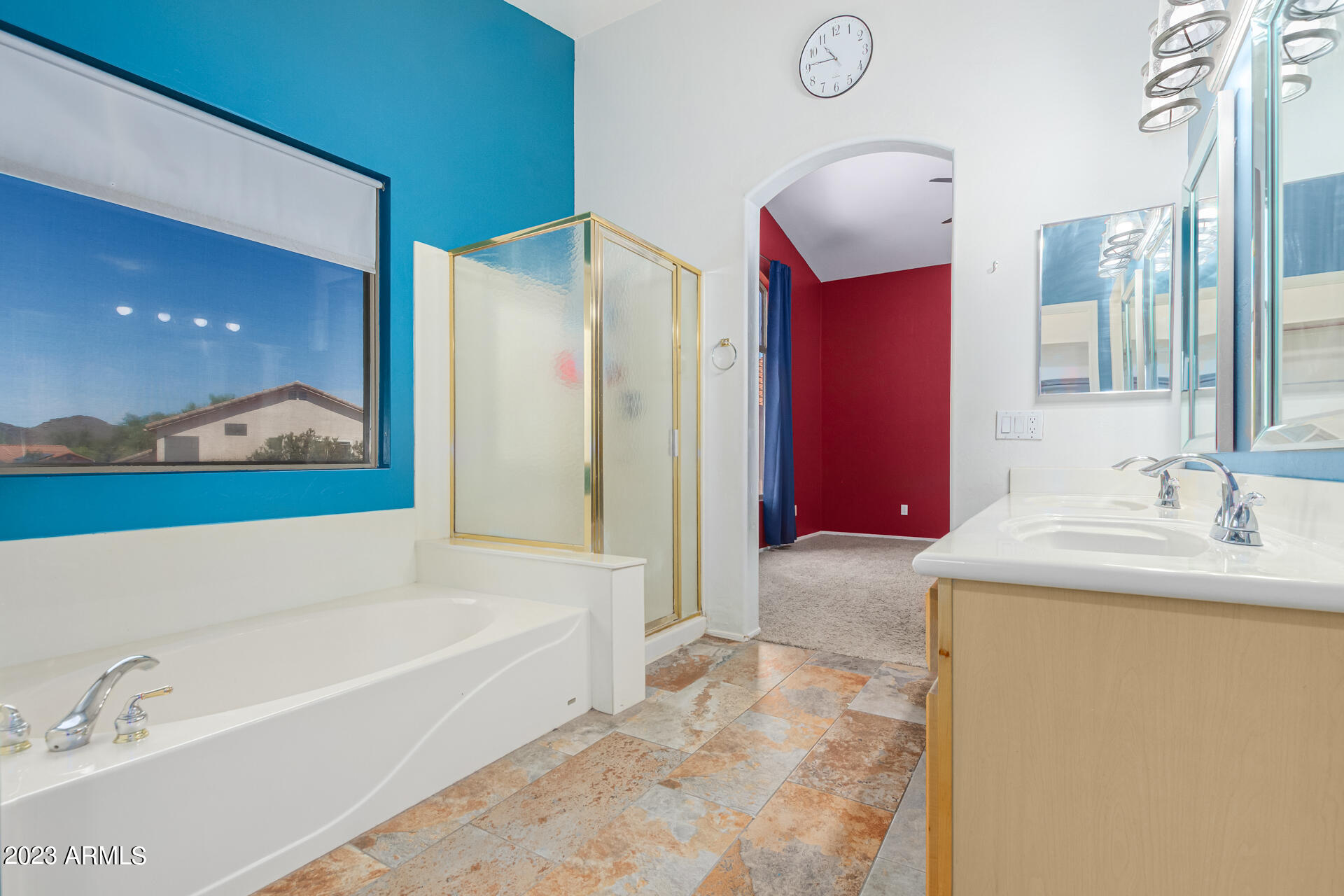 8691 N AHWATUKEE Way